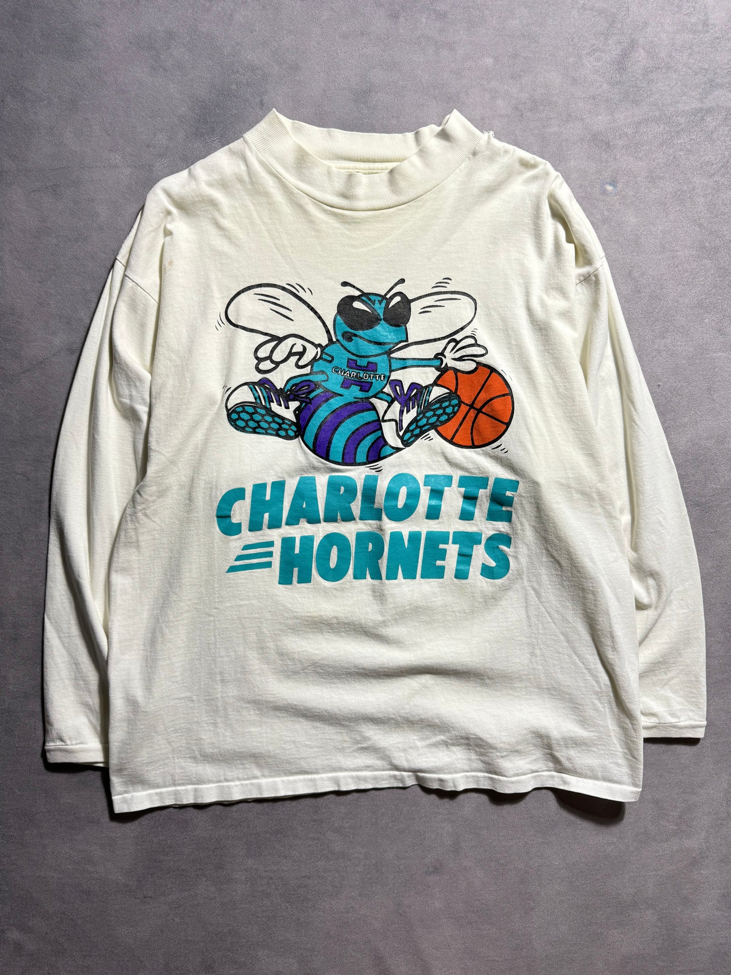 1988 Charlotte Hornets Inaugural Season Cream Off White Big Logo NBA Longsleeve Mock Neck Tee (Large)