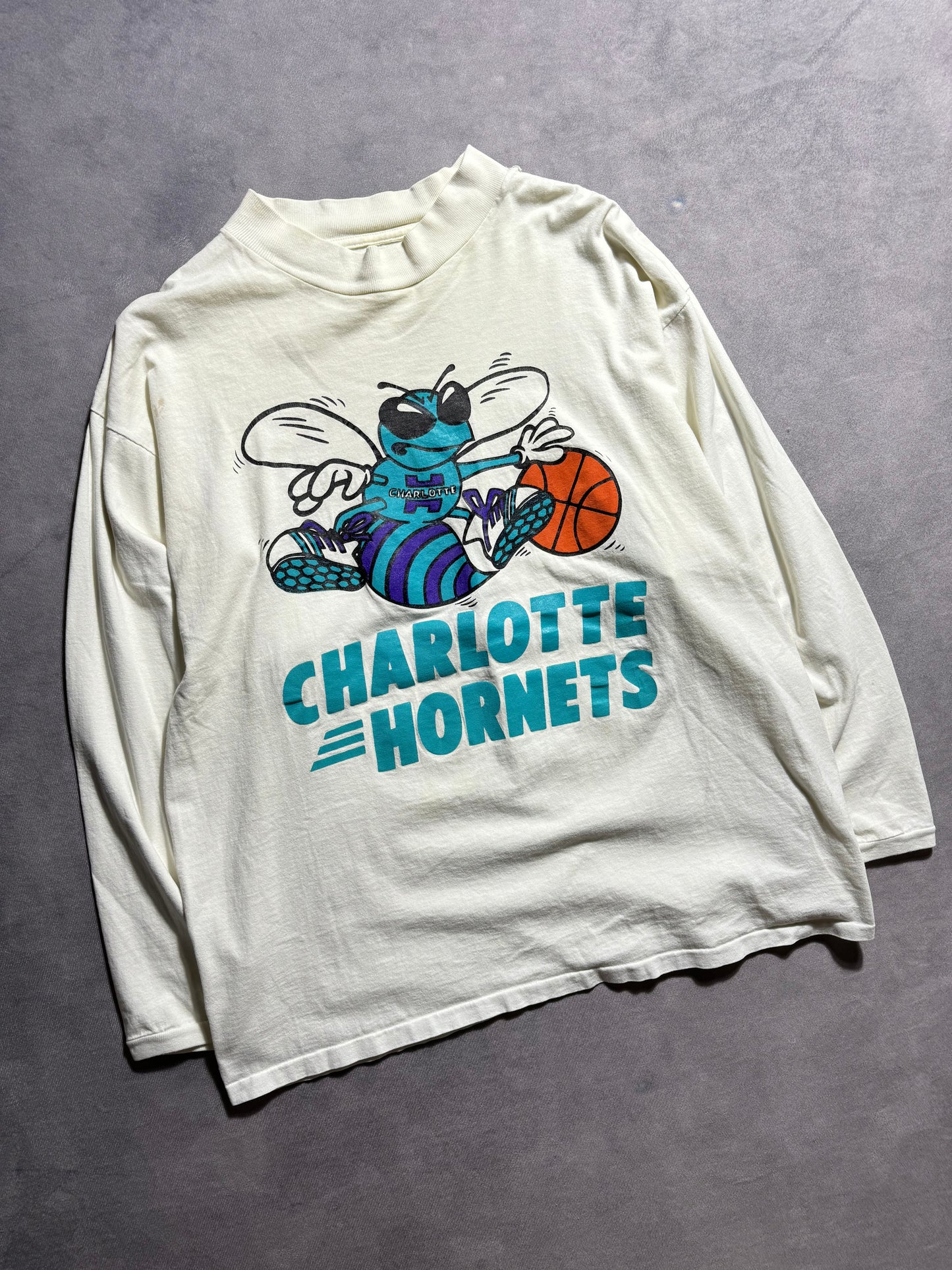 1988 Charlotte Hornets Inaugural Season Cream Off White Big Logo NBA Longsleeve Mock Neck Tee (Large)