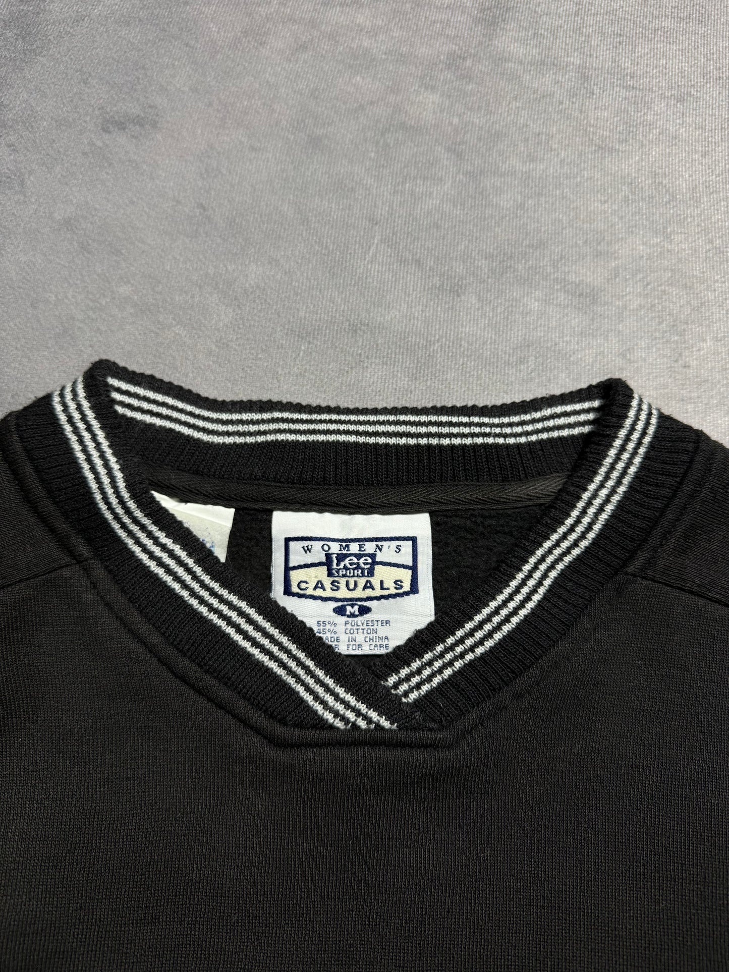 90’s Carolina Panthers Vintage Black Lee Sport Chenille Patch Embroidered NFL Crewneck (Women’s Medium)