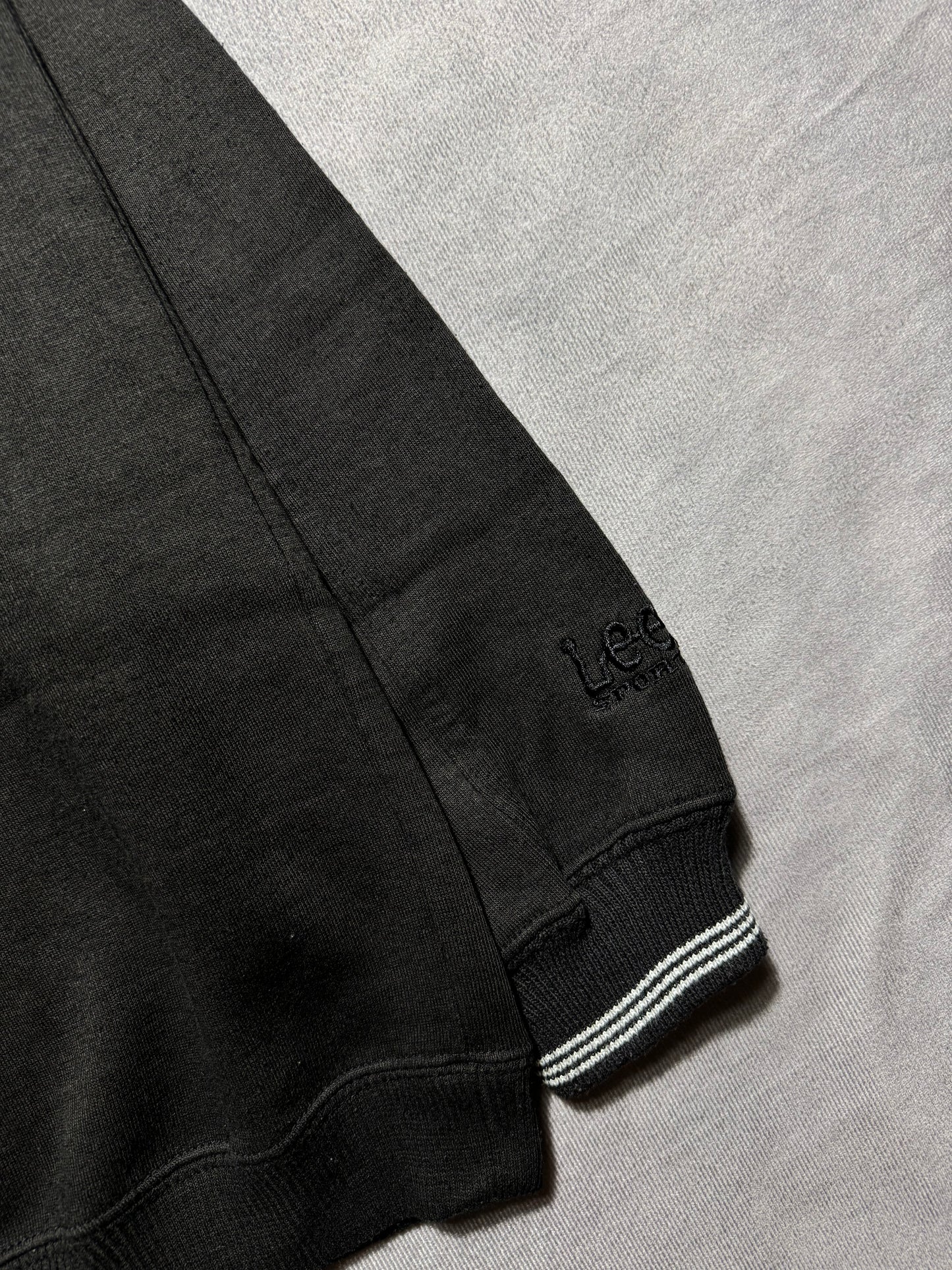 90’s Carolina Panthers Vintage Black Lee Sport Chenille Patch Embroidered NFL Crewneck (Women’s Medium)