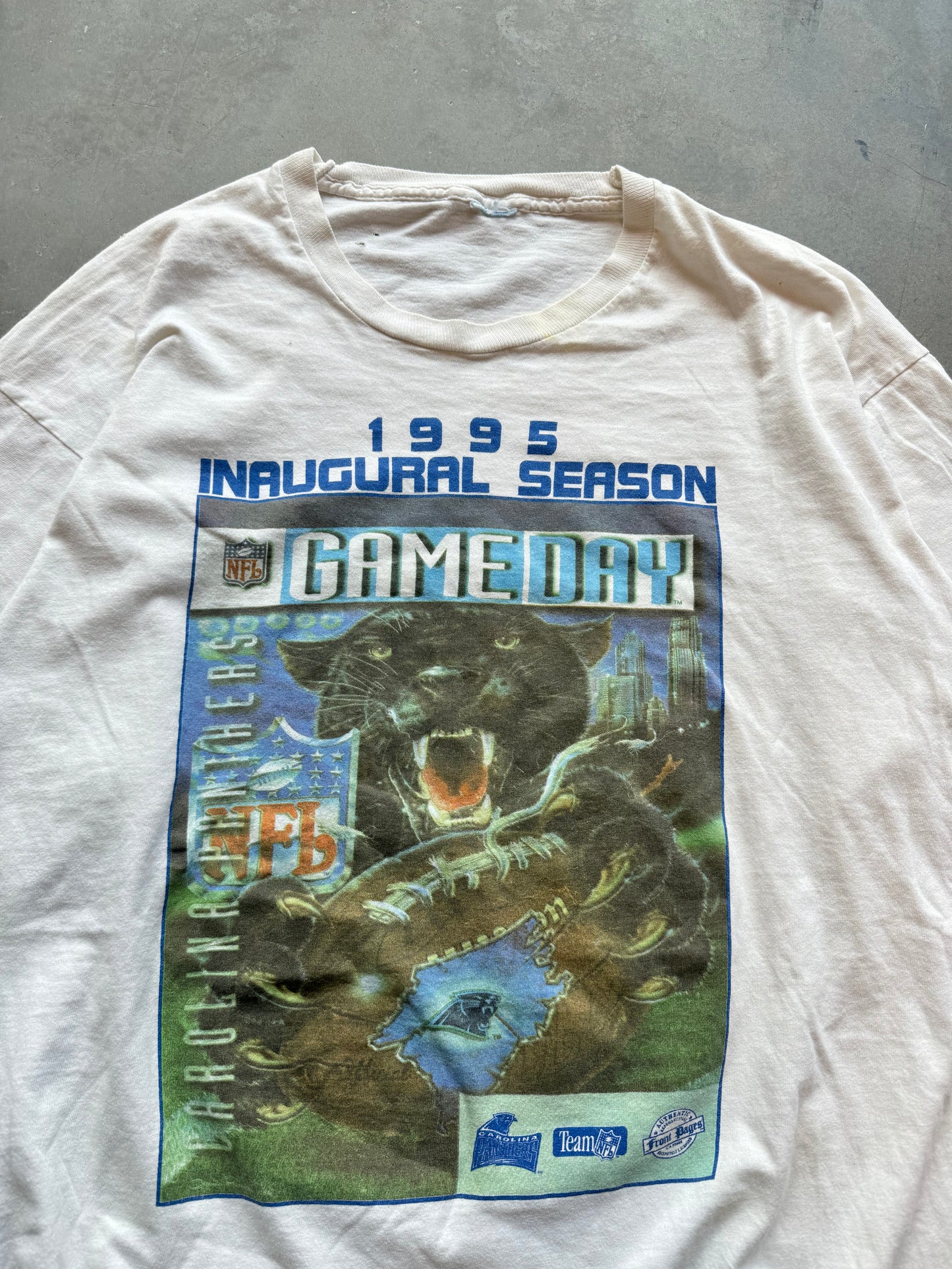 1995 Carolina Panthers Inaugural Season Vintage Roaring Cat NFL Game Day Front Pages Tee (XL)