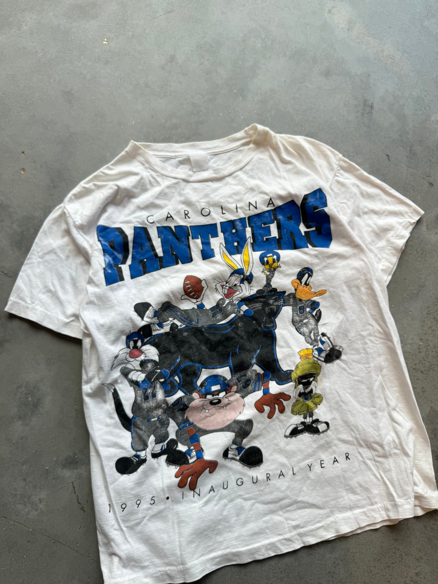 1995 Carolina Panthers x Looney Tunes Vintage Front & Back Print Inaugural Season NFL Tee (Large)