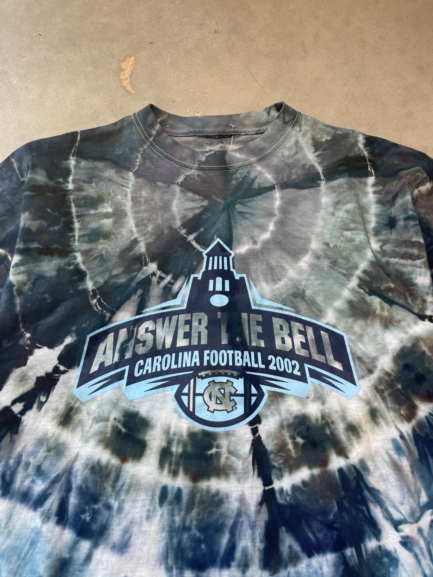 2002 UNC Tarheels “Answer the Bell” Custom Tie Dyed Vintage College Football Tee (XL)