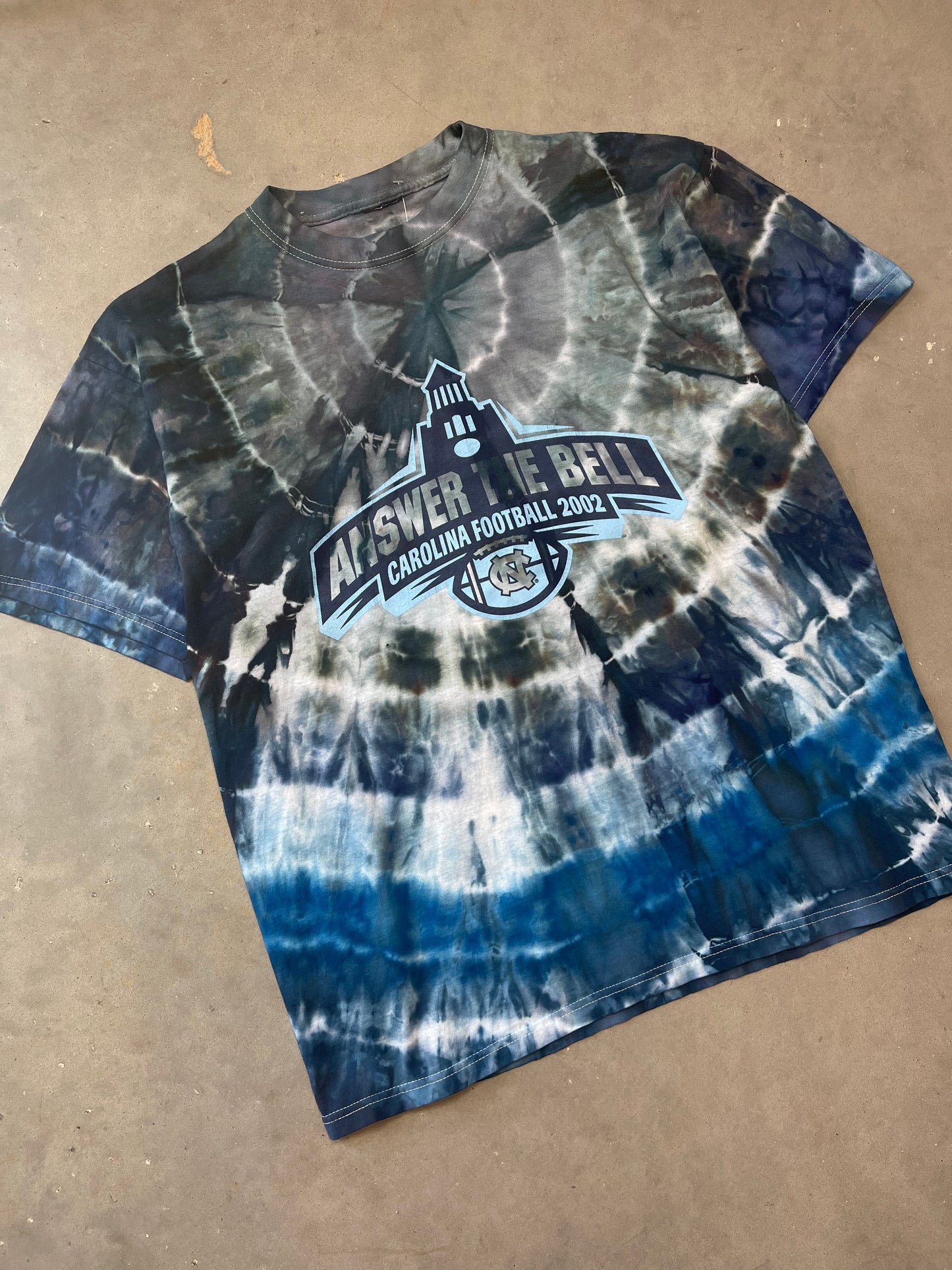 2002 UNC Tarheels “Answer the Bell” Custom Tie Dyed Vintage College Football Tee (XL)