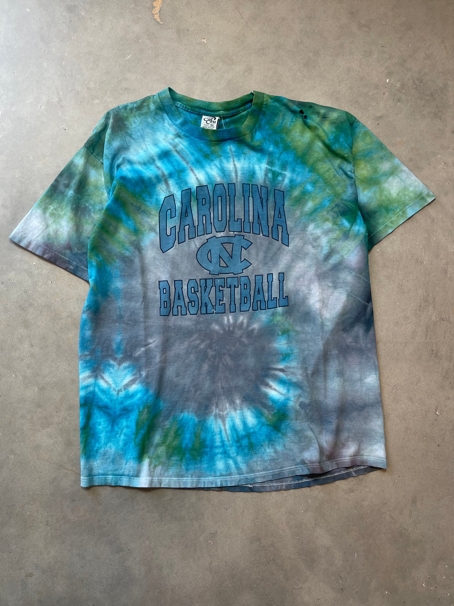 90’s UNC Tarheels Carolina Basketball Custom Tie Dye Vintage College Tee (XL)