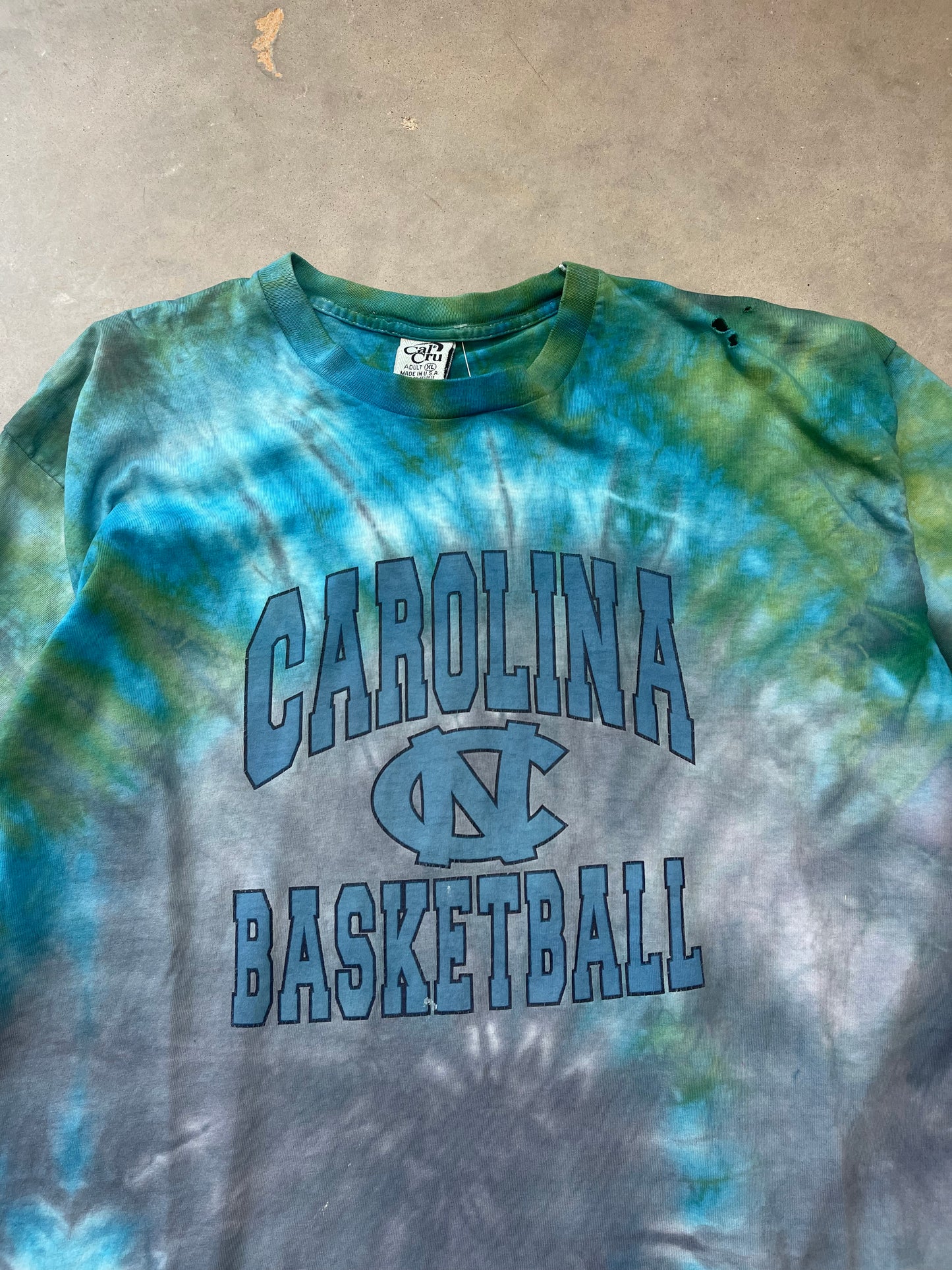 90’s UNC Tarheels Carolina Basketball Custom Tie Dye Vintage College Tee (XL)