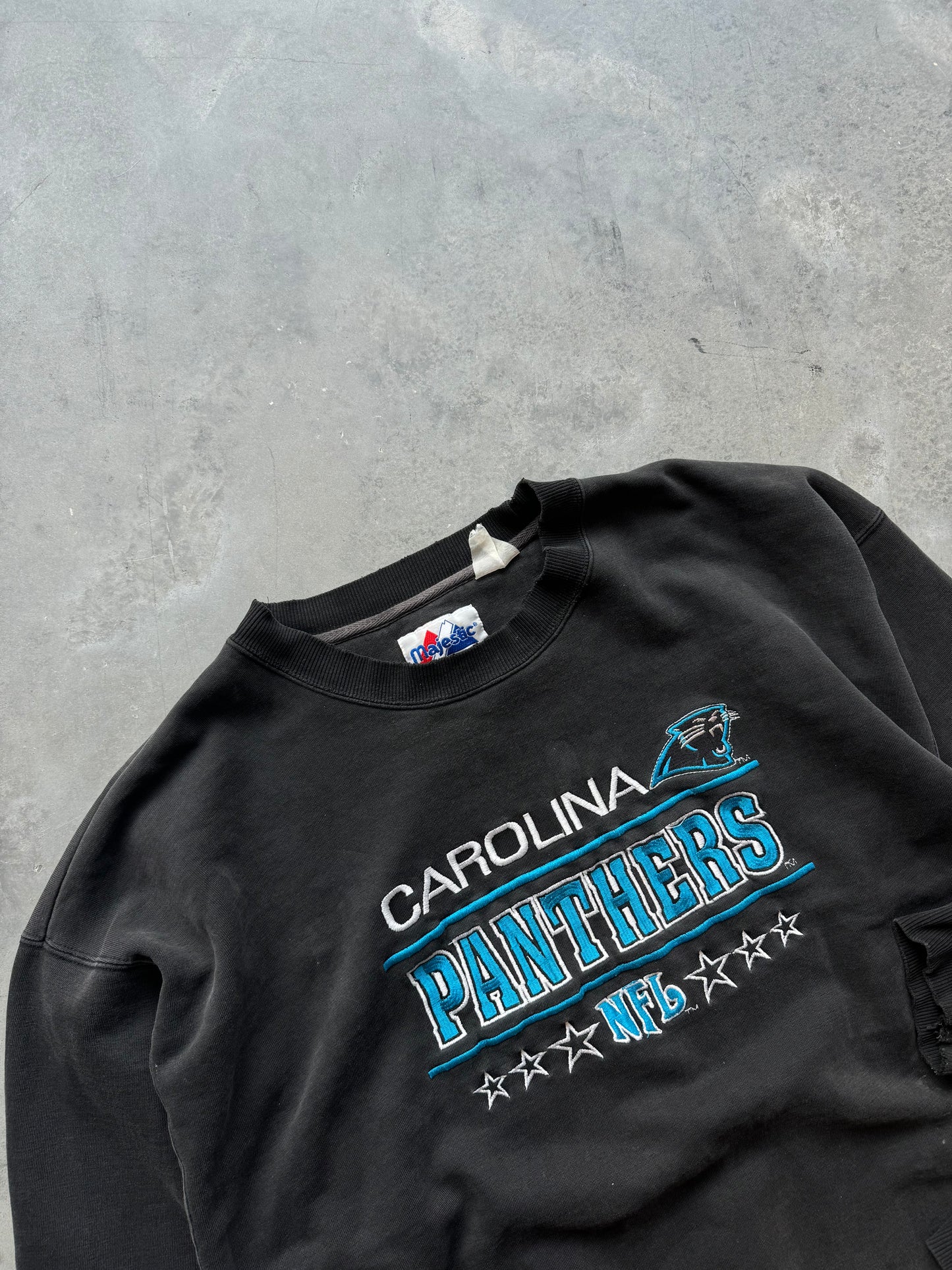 90’s Carolina Panthers Vintage Majestic Heavyweight Embroidered Distressed NFL Crewneck (XXL)