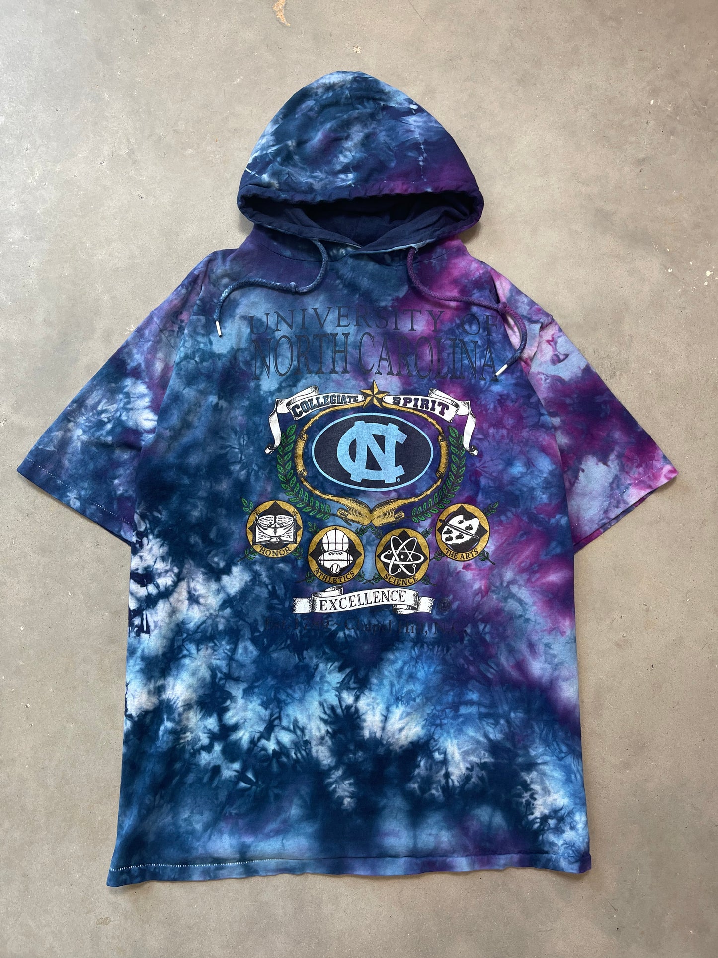 90’s UNC Tarheels Vintage Custom Tie Dyed Hooded Tee (Large)