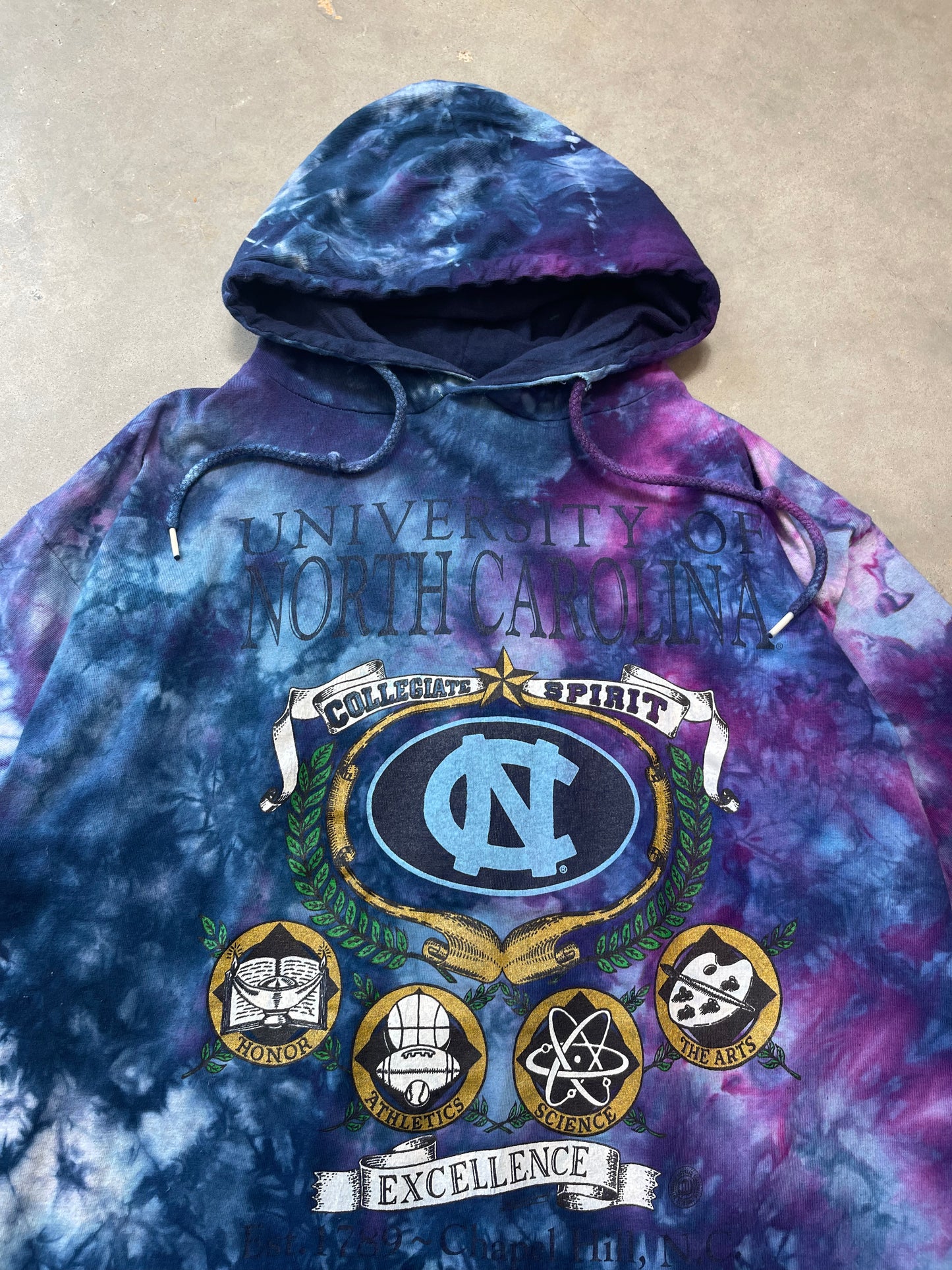 90’s UNC Tarheels Vintage Custom Tie Dyed Hooded Tee (Large)