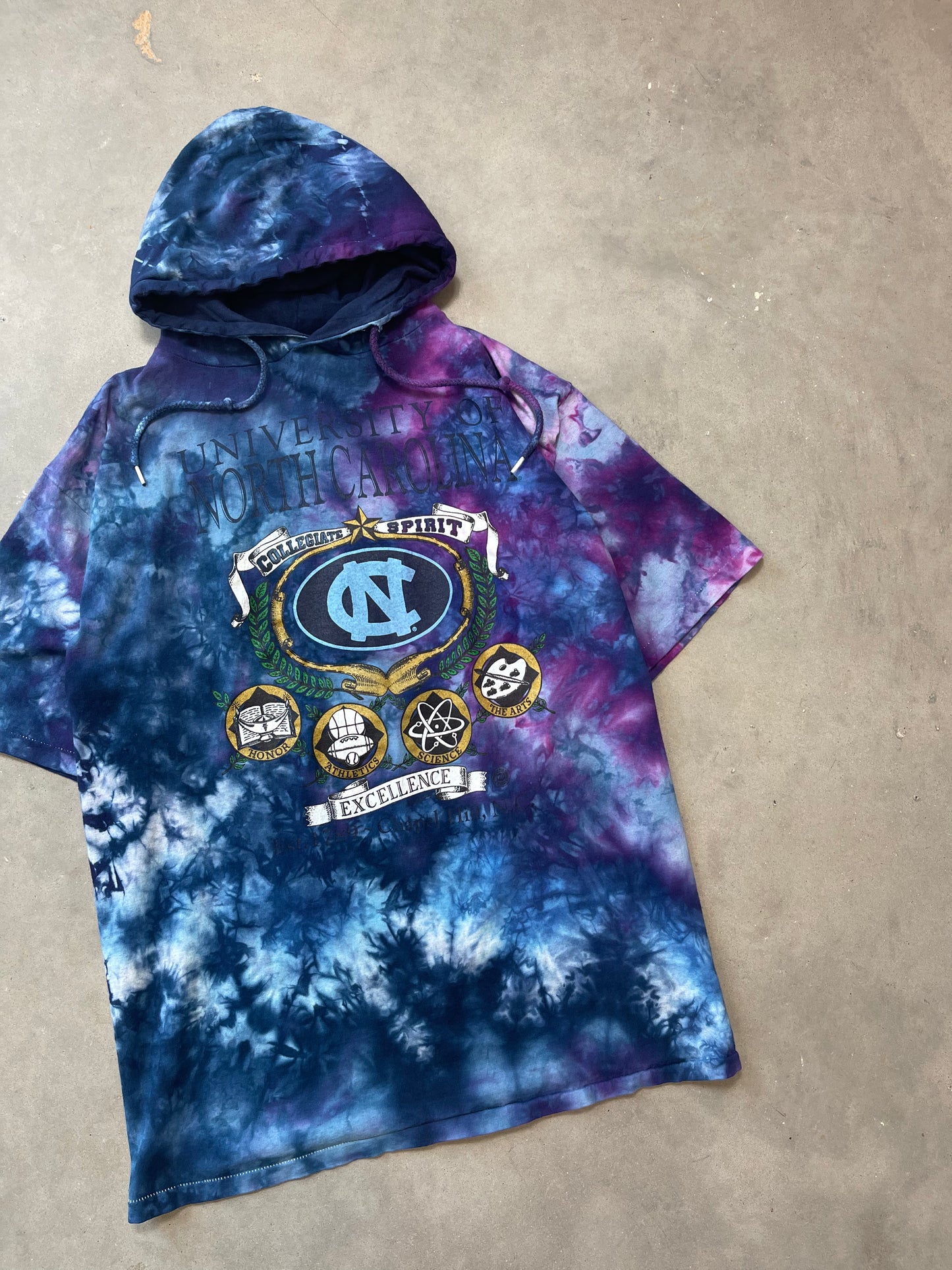 90’s UNC Tarheels Vintage Custom Tie Dyed Hooded Tee (Large)