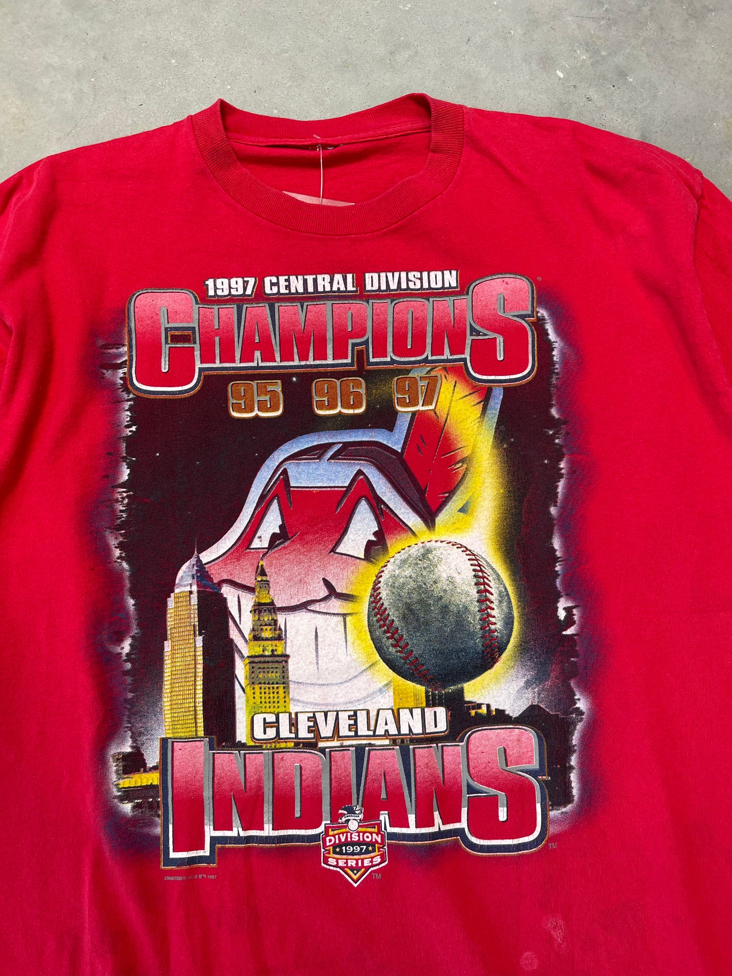 1997 Cleveland Indians Vintage 3 Peat American League Central Division Champions Starter MLB Tee (XL)