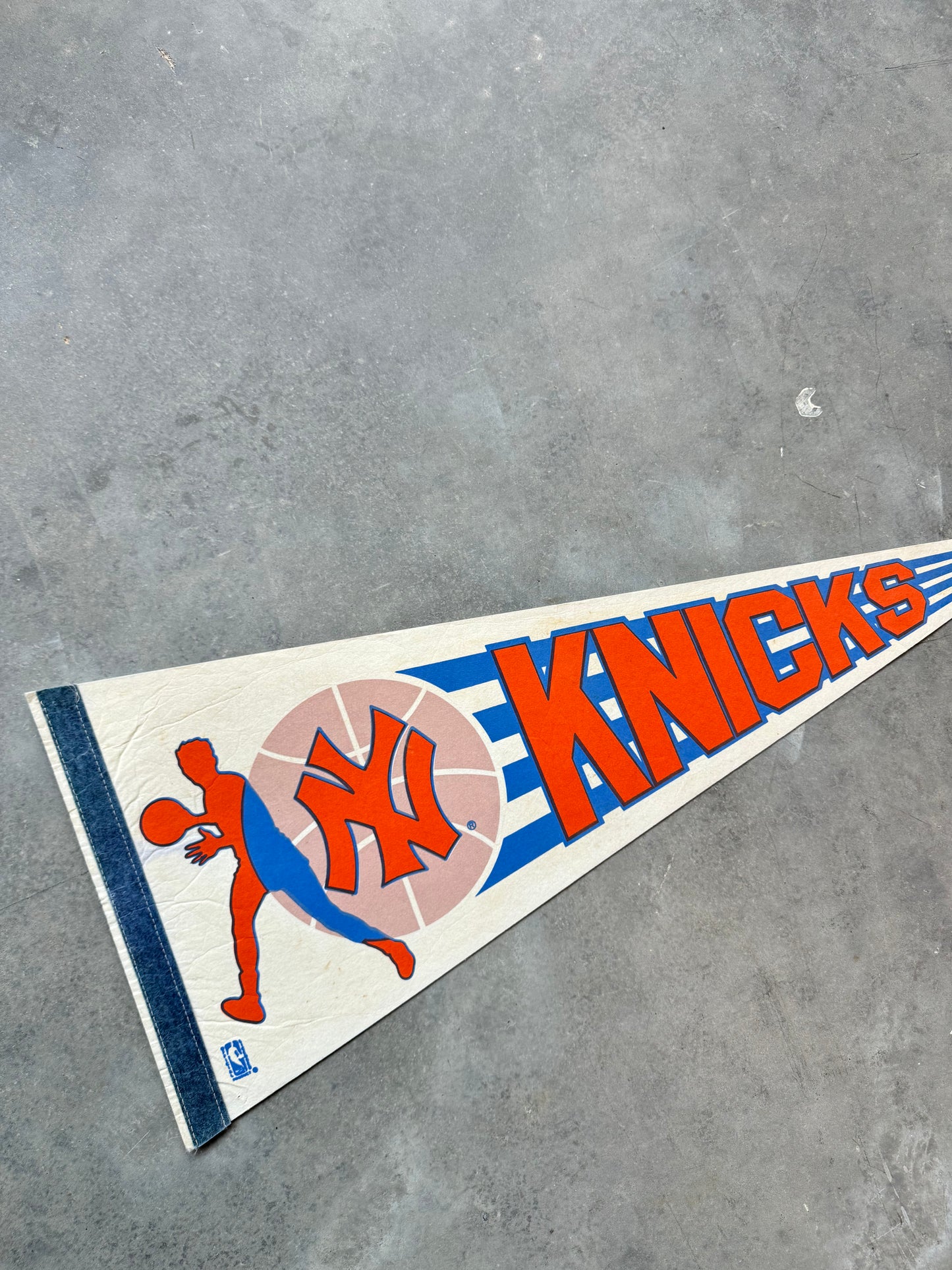 80’s New York Knicks Vintage Cream Off White NBA Pennant