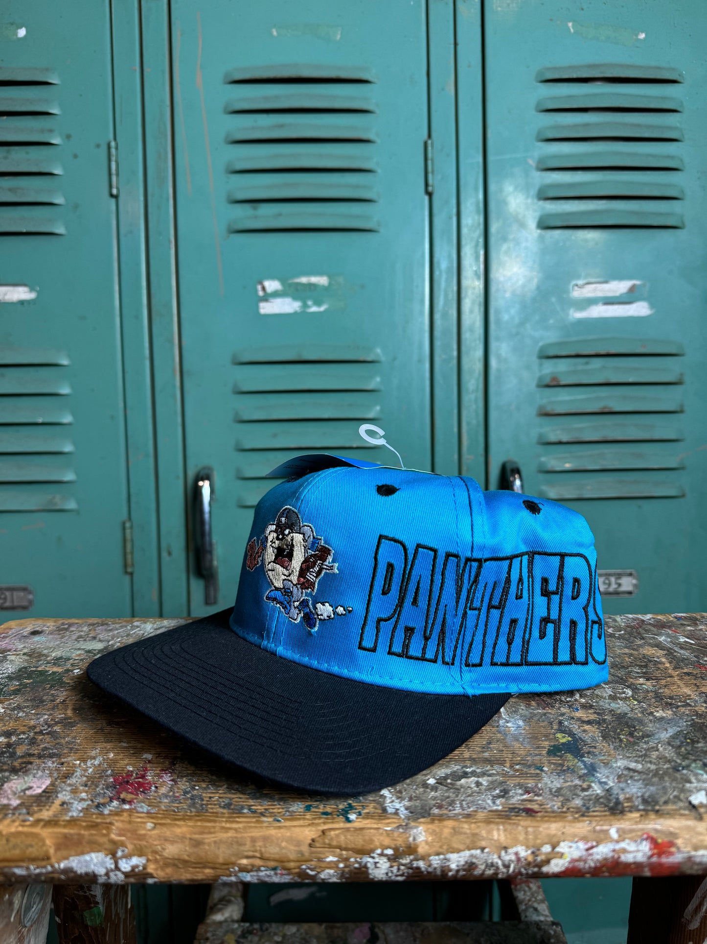 1997 Carolina Panthers x Taz Vintage Looney Tunes NFL Spellout Snapback Hat - Deadstock (OSFA)