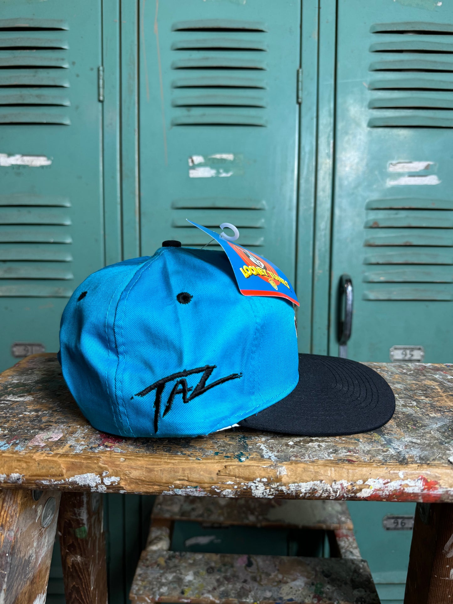 1997 Carolina Panthers x Taz Vintage Looney Tunes NFL Spellout Snapback Hat - Deadstock (OSFA)