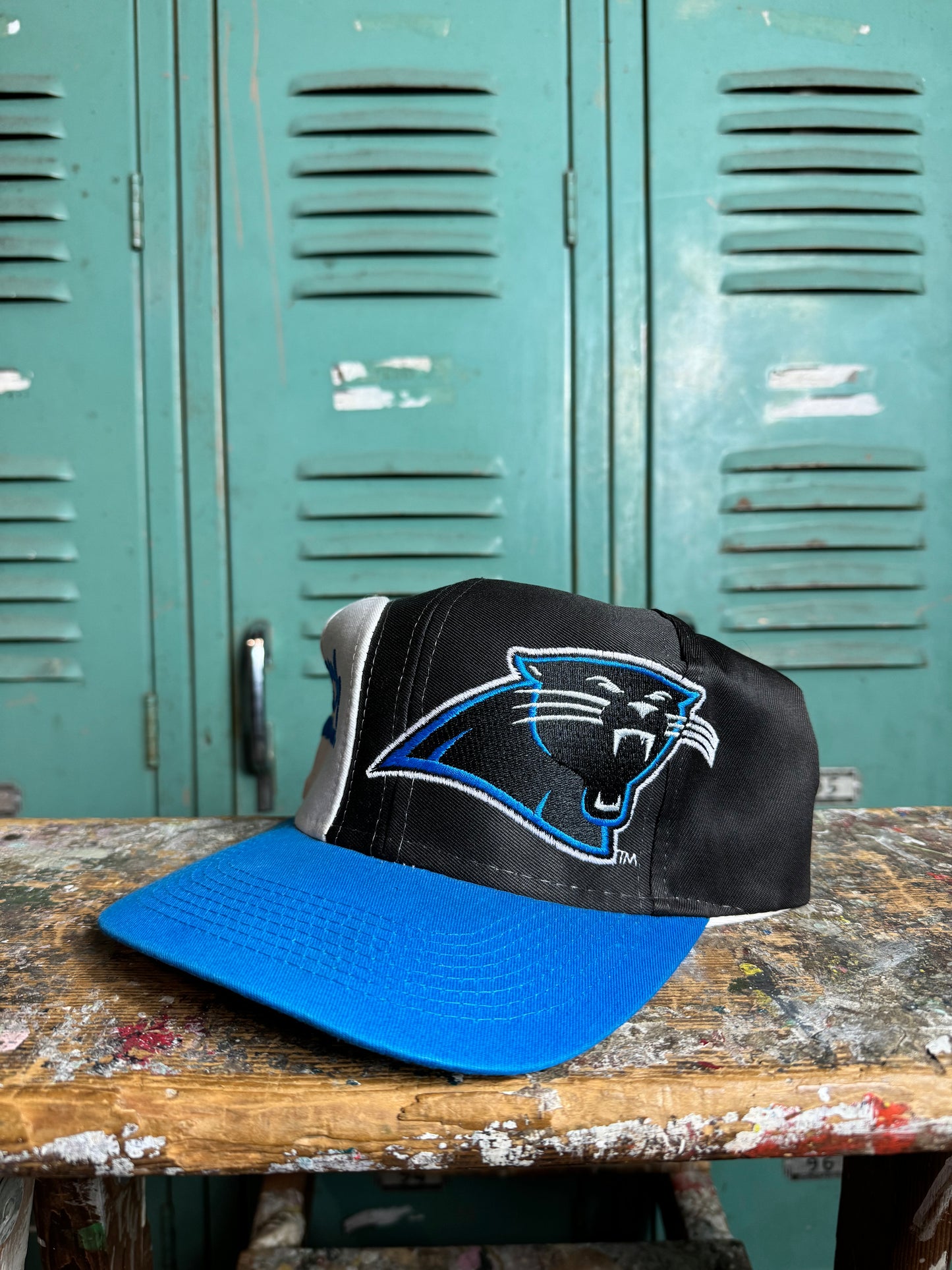 90’s Carolina Panthers Vintage Logo 7 Side Tailsweep Script NFL Snapback Hat (OSFA)