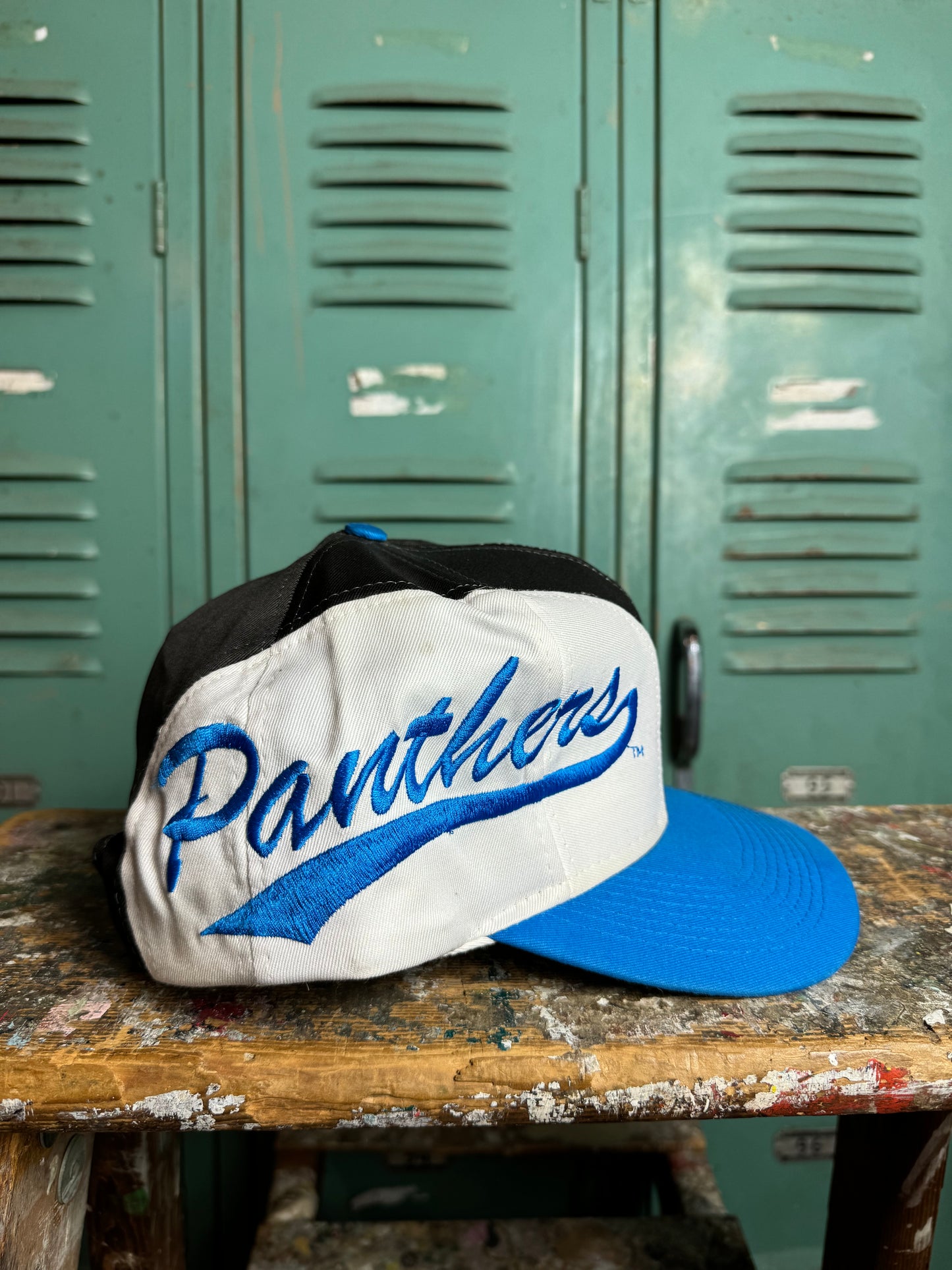 90’s Carolina Panthers Vintage Logo 7 Side Tailsweep Script NFL Snapback Hat (OSFA)