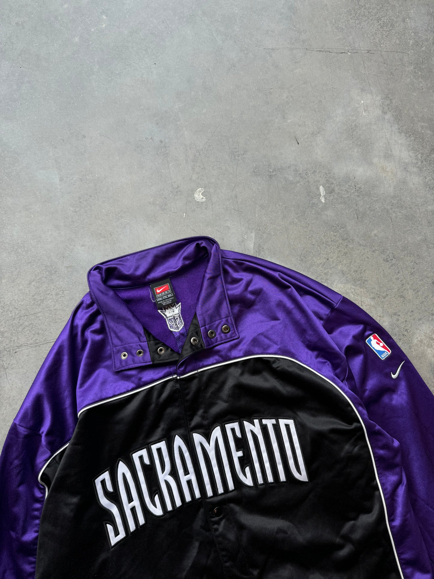 00’s Sacramento Kings Vintage Nike NBA Warm Up Jacket (XXL)