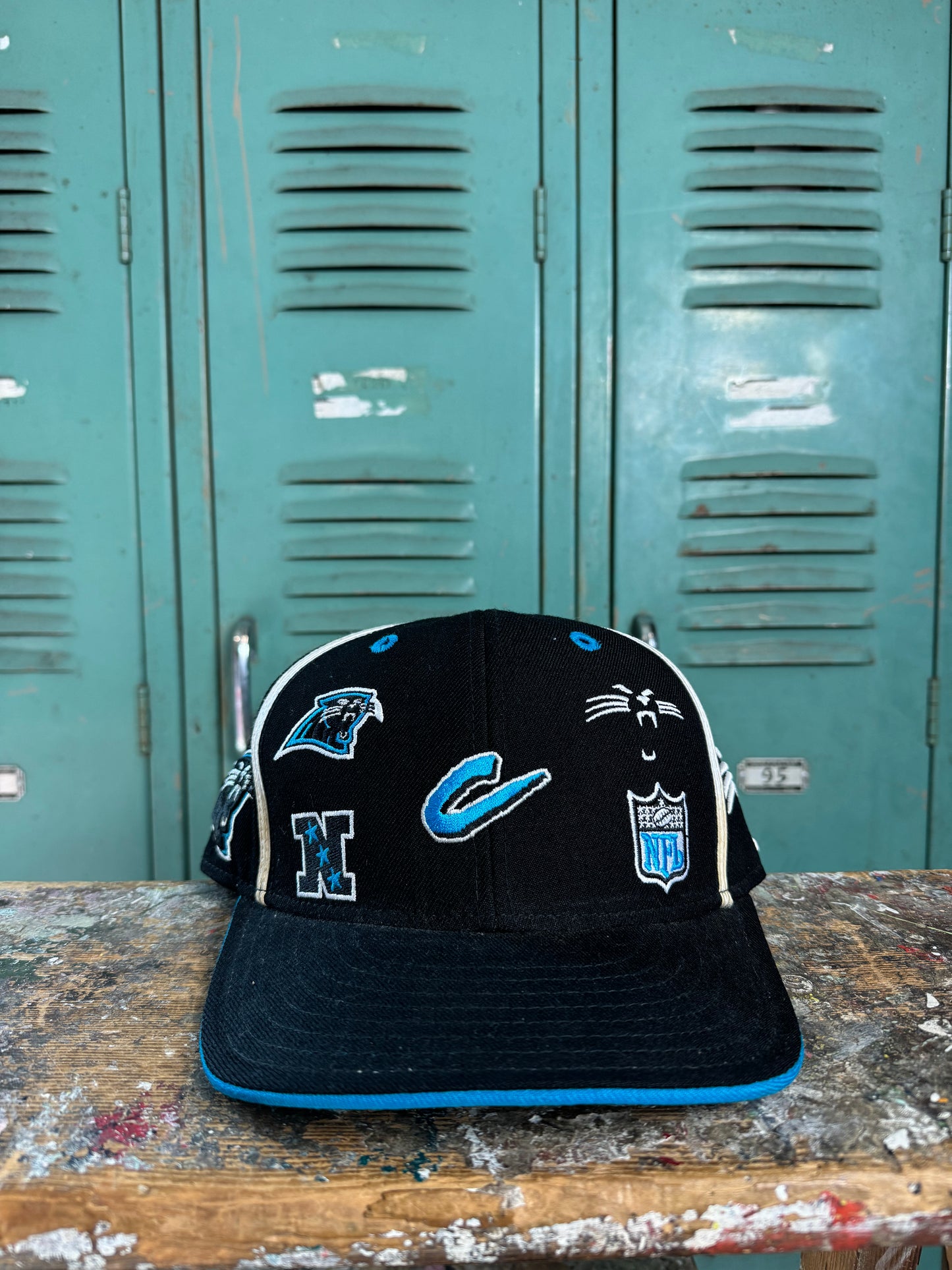 00’s Carolina Panthers Vintage Embroidered Logos NFL Reebok Fitted (7 1/2)