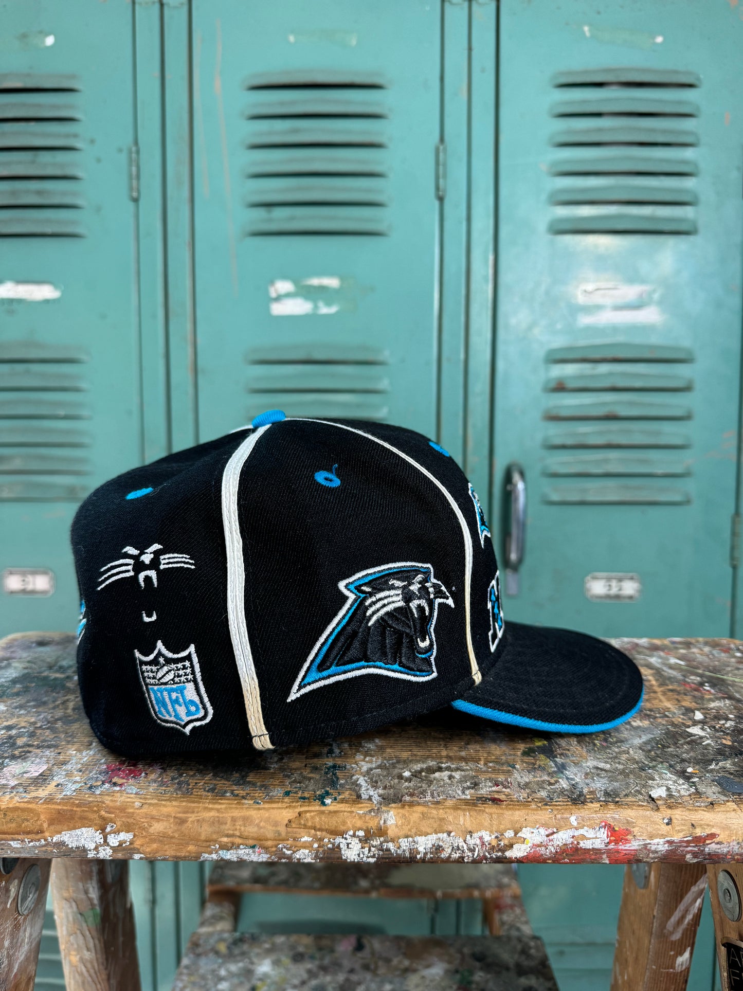 00’s Carolina Panthers Vintage Embroidered Logos NFL Reebok Fitted (7 1/2)