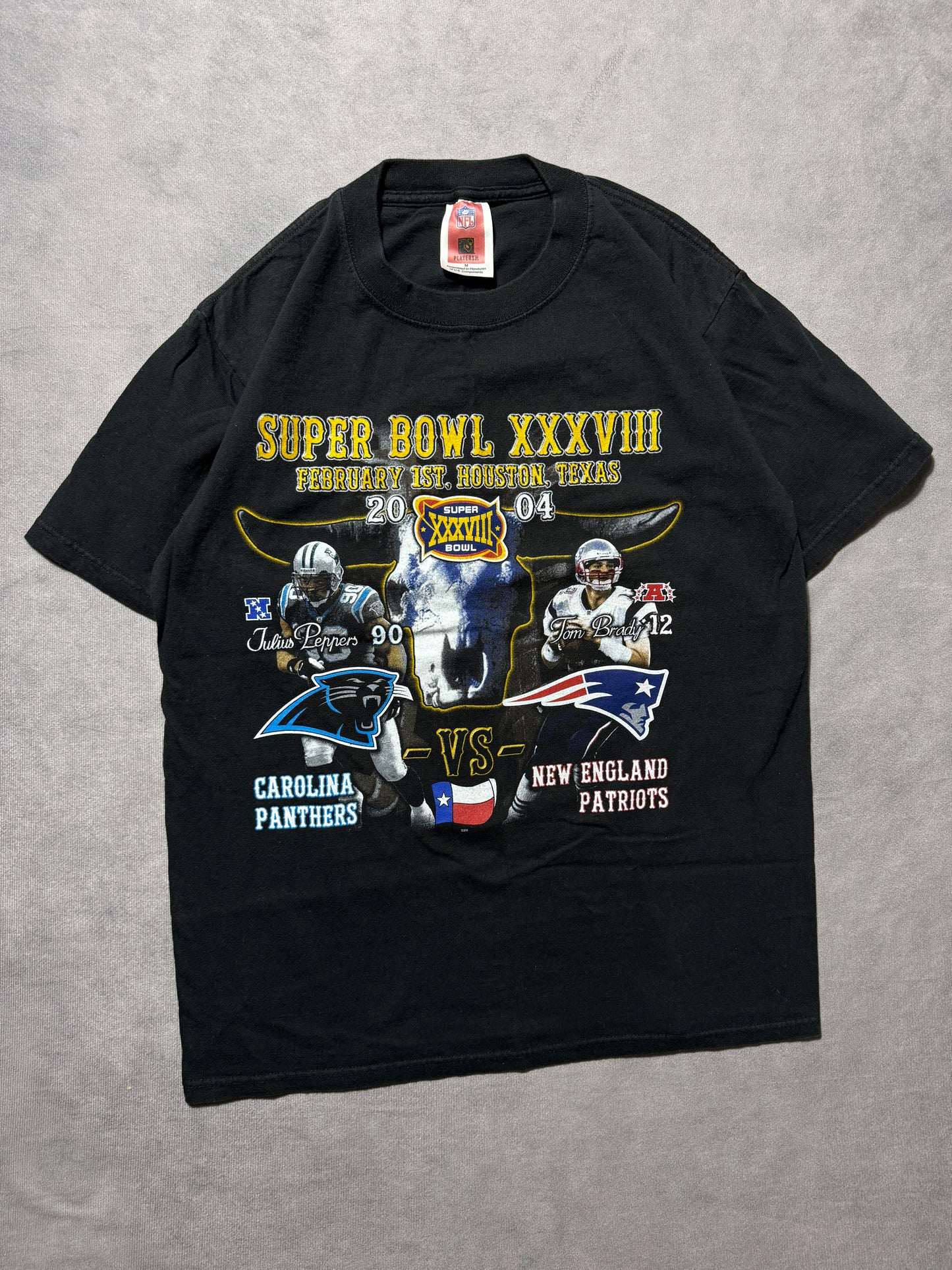 2004 Carolina Panthers vs. New England Patriots Super Bowl XXXVIII Julius Peppers Tom Brady Match Up NFL Tee (Medium)
