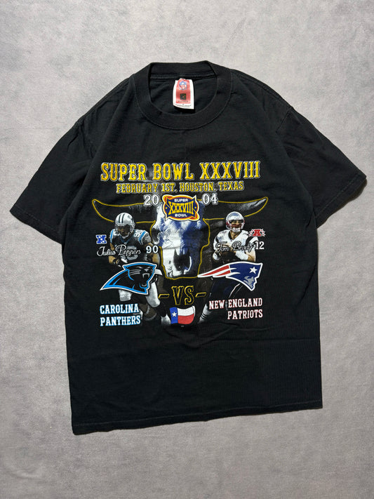 2004 Carolina Panthers vs. New England Patriots Super Bowl XXXVIII Julius Peppers Tom Brady Match Up NFL Tee (Medium)