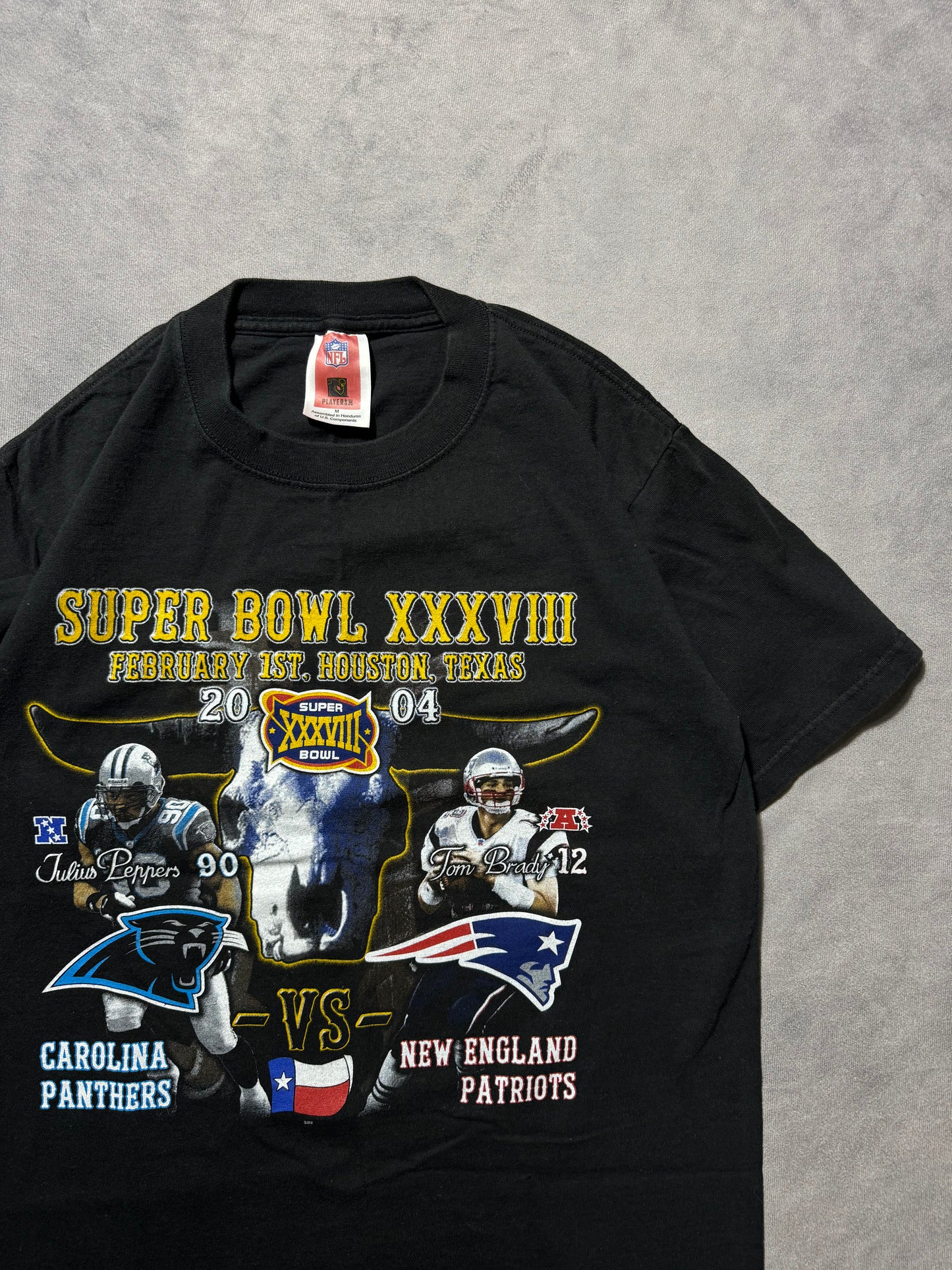 2004 Carolina Panthers vs. New England Patriots Super Bowl XXXVIII Julius Peppers Tom Brady Match Up NFL Tee (Medium)