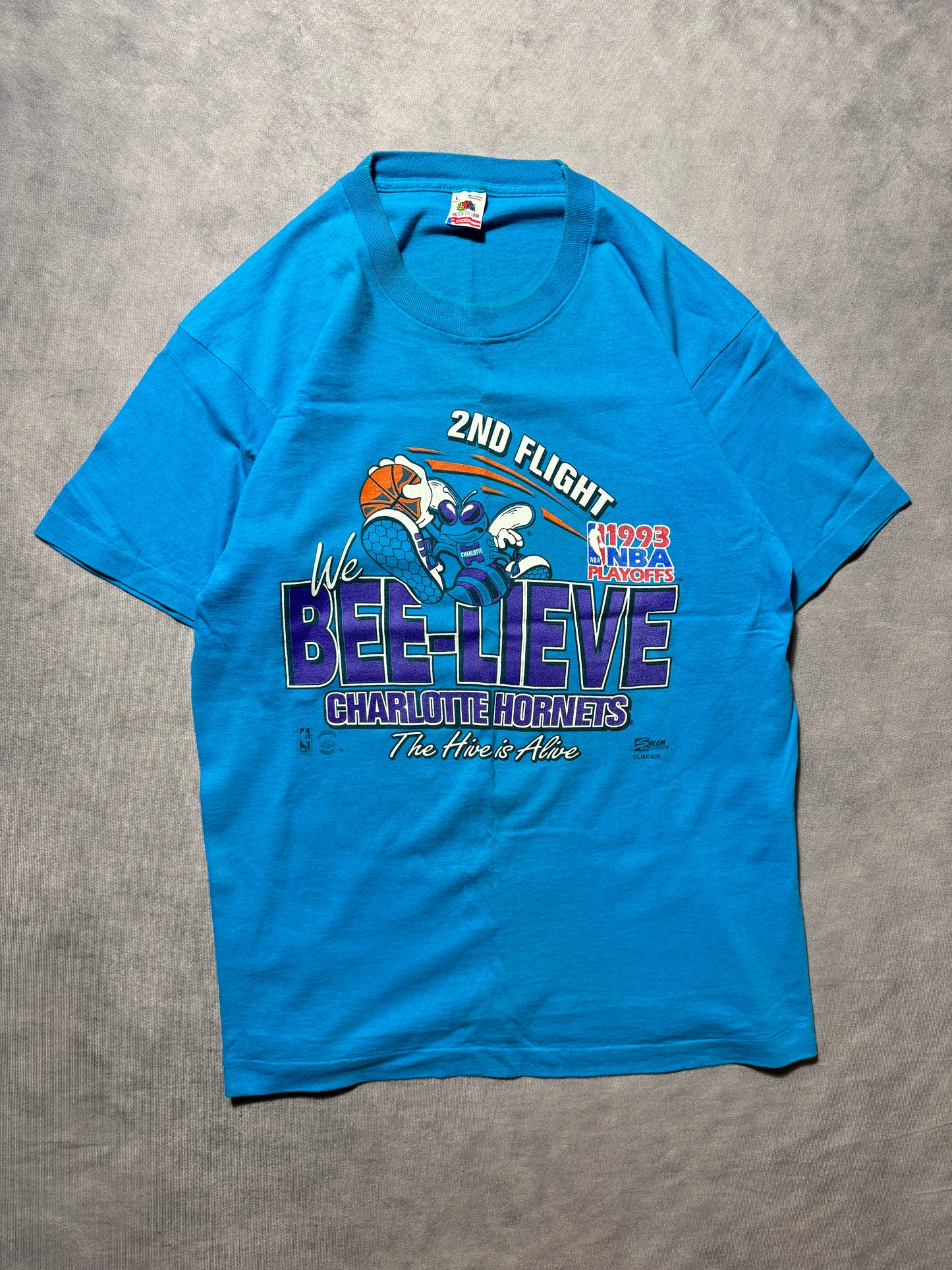 1993 Charlotte Hornets “We Bee-Lieve” NBA Playoffs The Hive Is Alive Vintage Tee (Large)