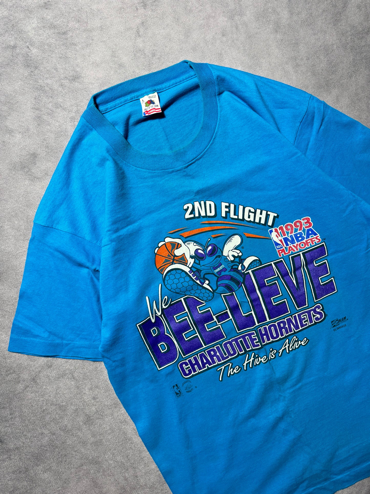 1993 Charlotte Hornets “We Bee-Lieve” NBA Playoffs The Hive Is Alive Vintage Tee (Large)