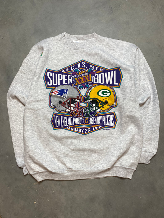 1997 Super Bowl XXXI Patriots vs Packers Helmets NFL Crewneck (Large)