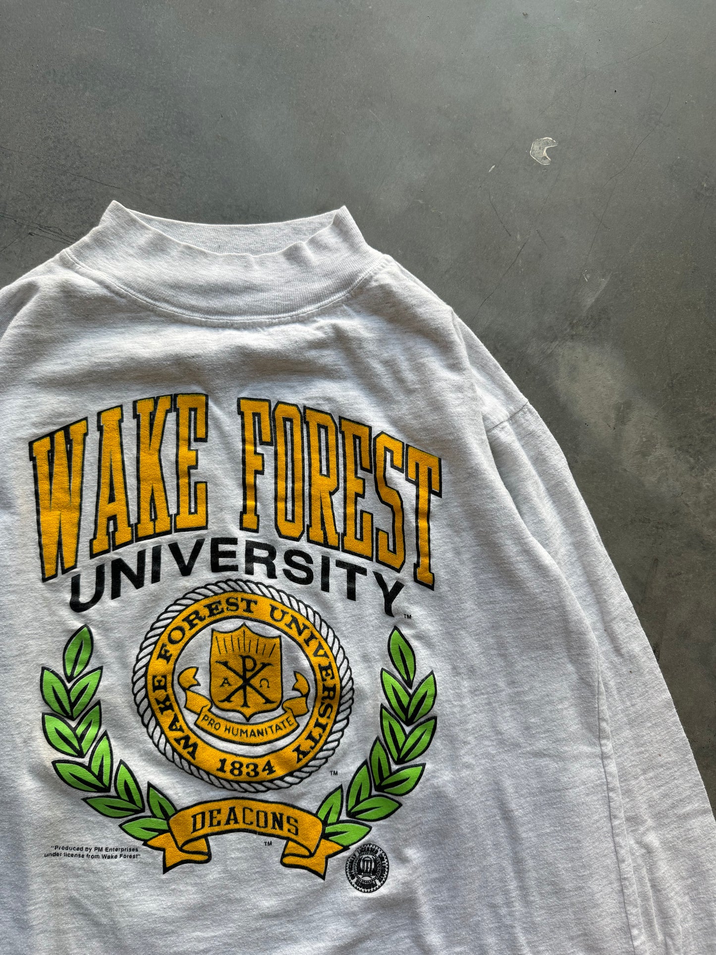 90’s Wake Forest Demon Deacons Vintage Mock Neck Longsleeve Tee (Medium)