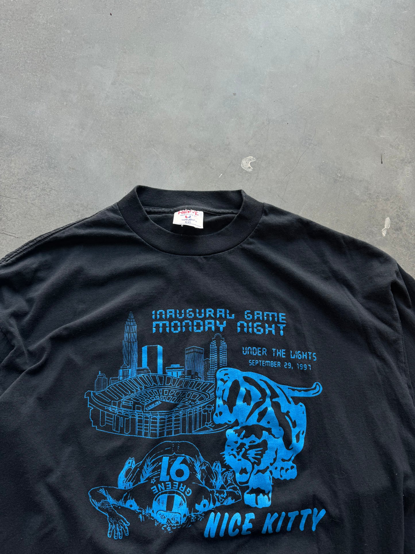 1997 Carolina Panthers vs. San Francisco 49ers Ericsson Stadium “Nice Kitty” vs. Kevin Greene Vintage NFL Longsleeve Tee (XL)