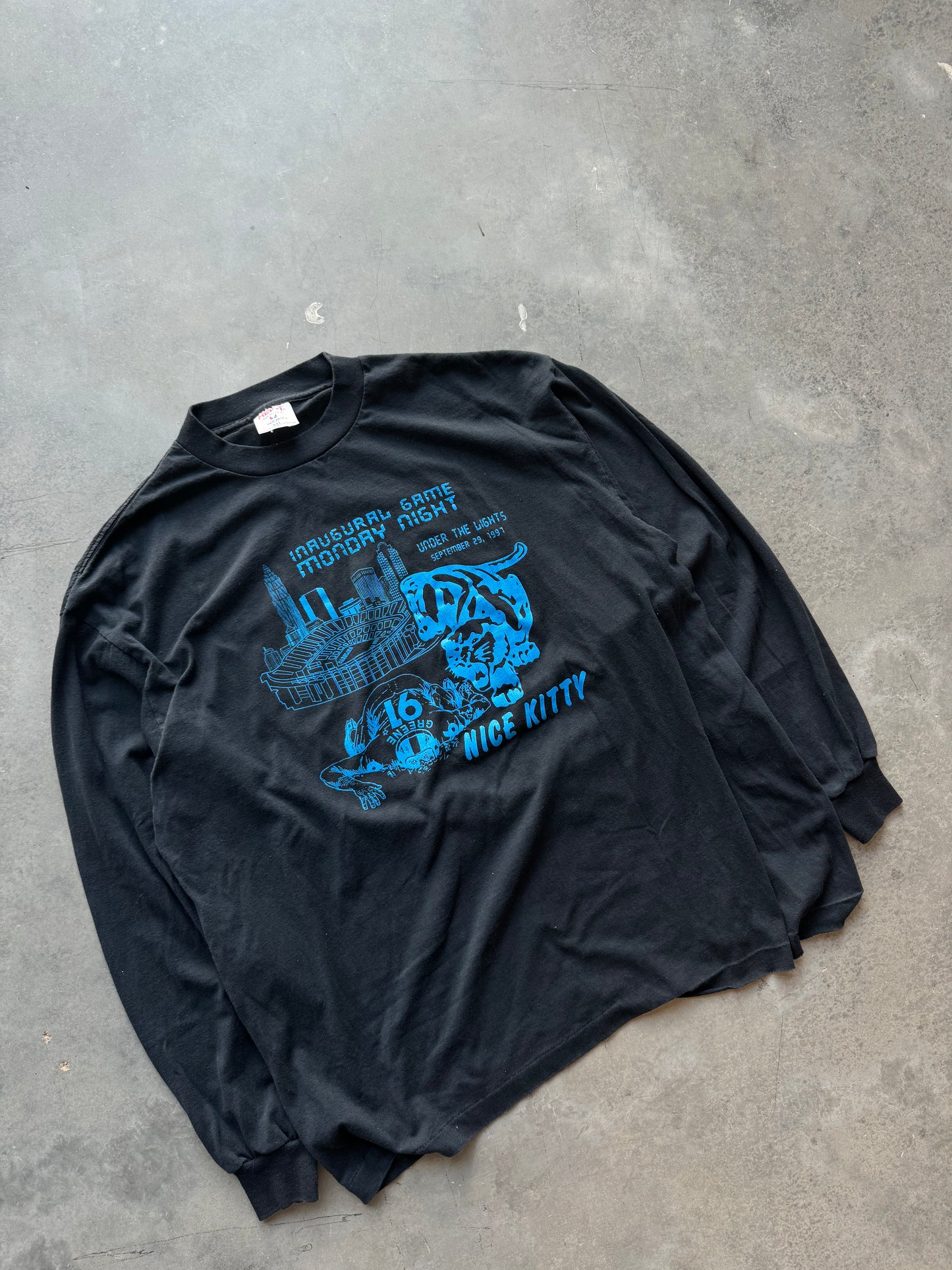 1997 Carolina Panthers vs. San Francisco 49ers Ericsson Stadium “Nice Kitty” vs. Kevin Greene Vintage NFL Longsleeve Tee (XL)