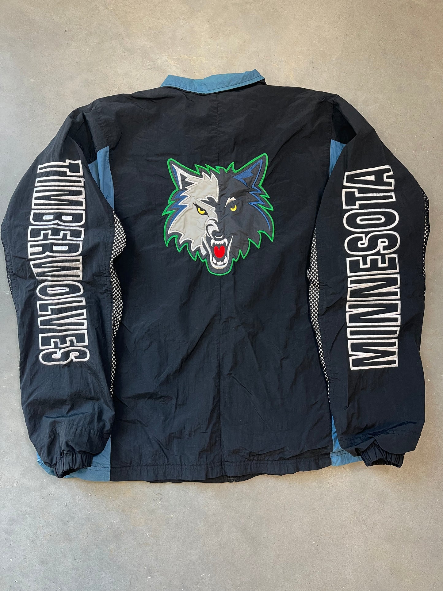 90’s Minnesota Timberwolves Vintage Champion NBA Spellout Windbreaker Jacket (XL)