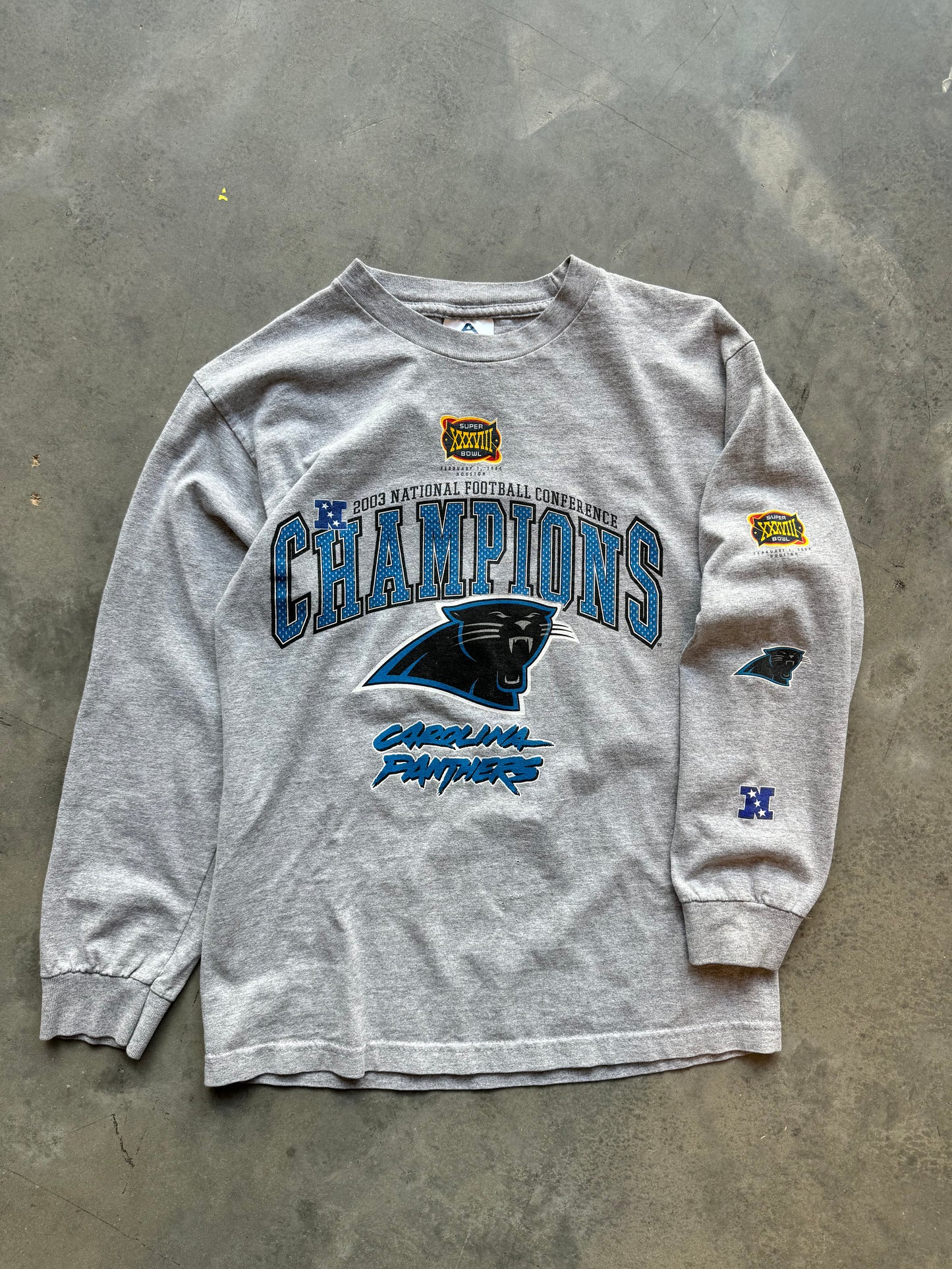 2003 Carolina Panthers NFC Champions Super Bowl XXXVIII Vintage NFL Longsleeve Tee (Medium)