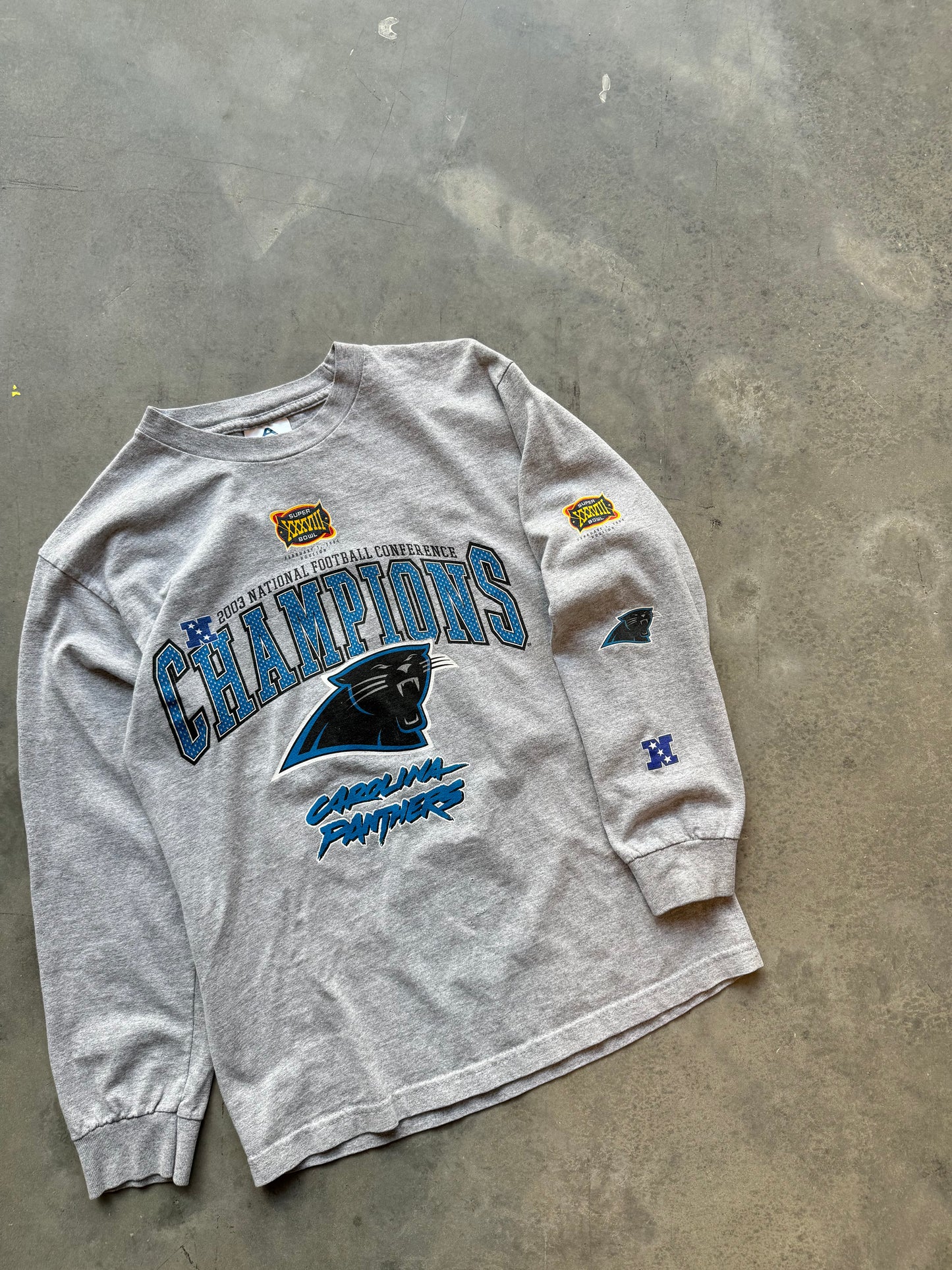 2003 Carolina Panthers NFC Champions Super Bowl XXXVIII Vintage NFL Longsleeve Tee (Medium)