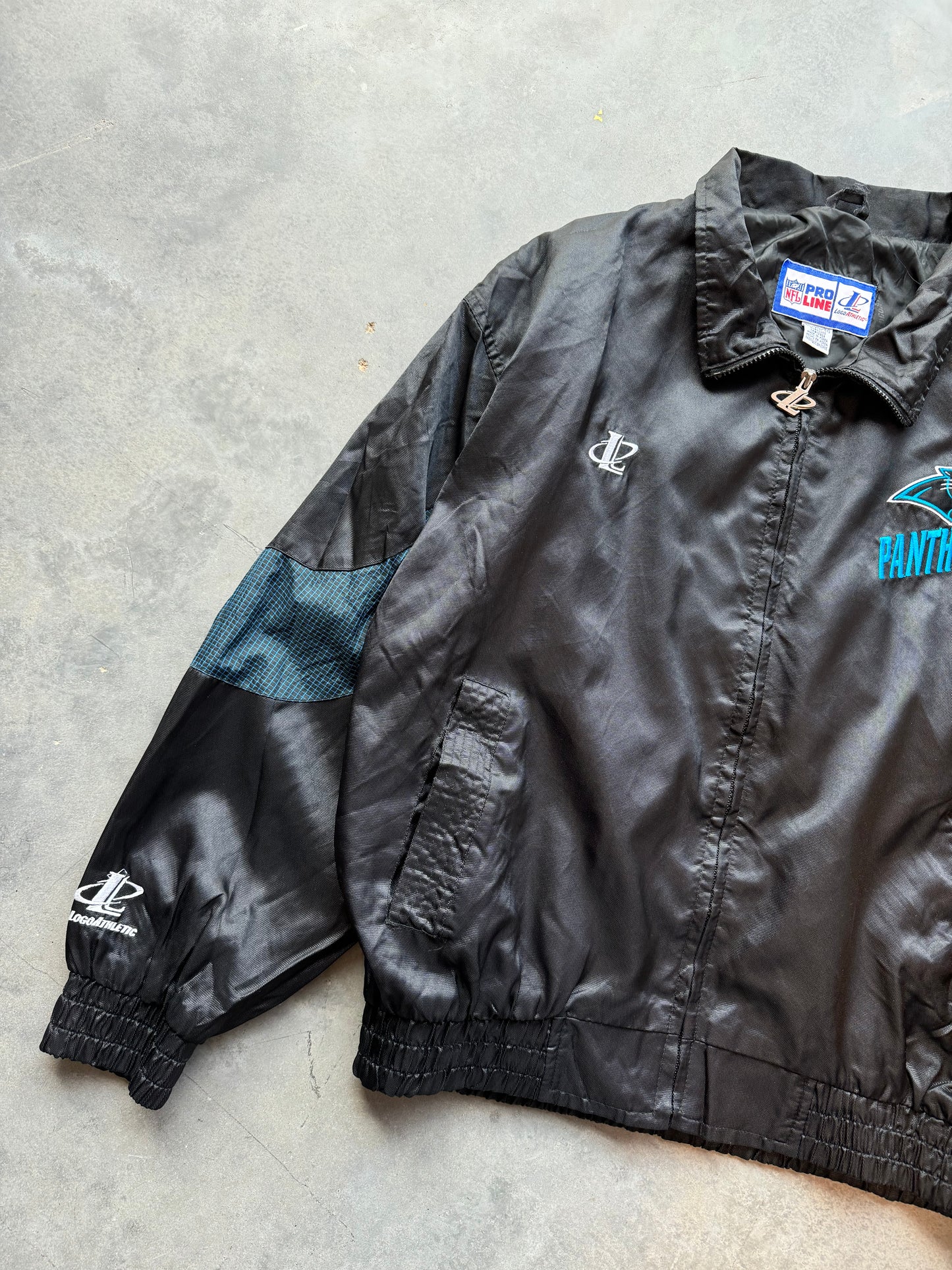 90’s Carolina Panthers Vintage Logo Athletic NFL Pro Line Embroidered Windbreaker Jacket (XL)