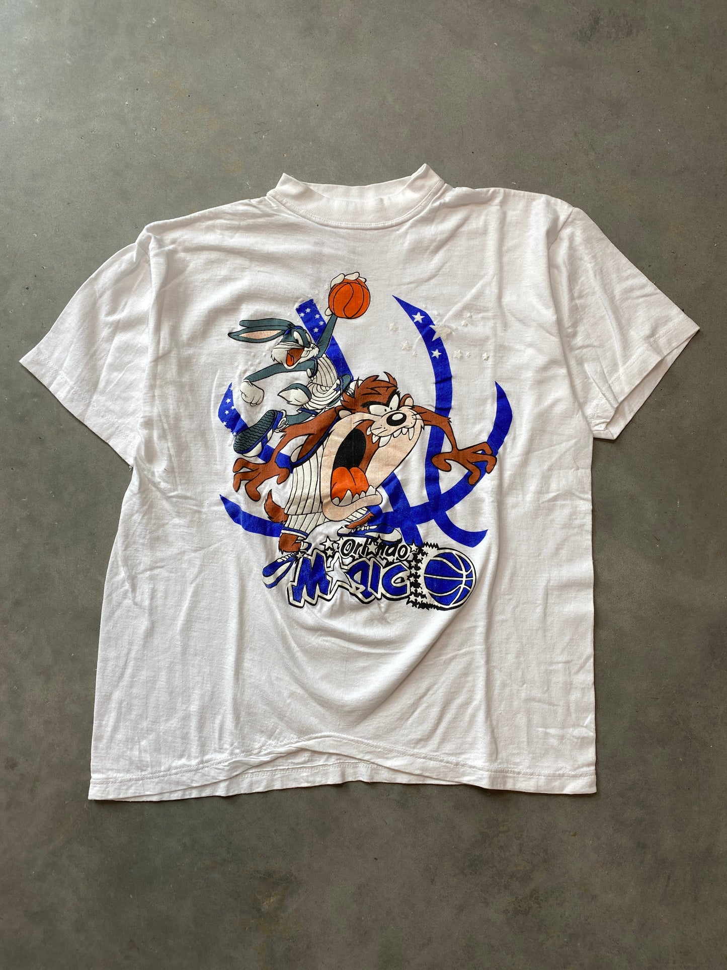 90’s Orlando Magic x Looney Tunes Vintage NBA Tee (Large)