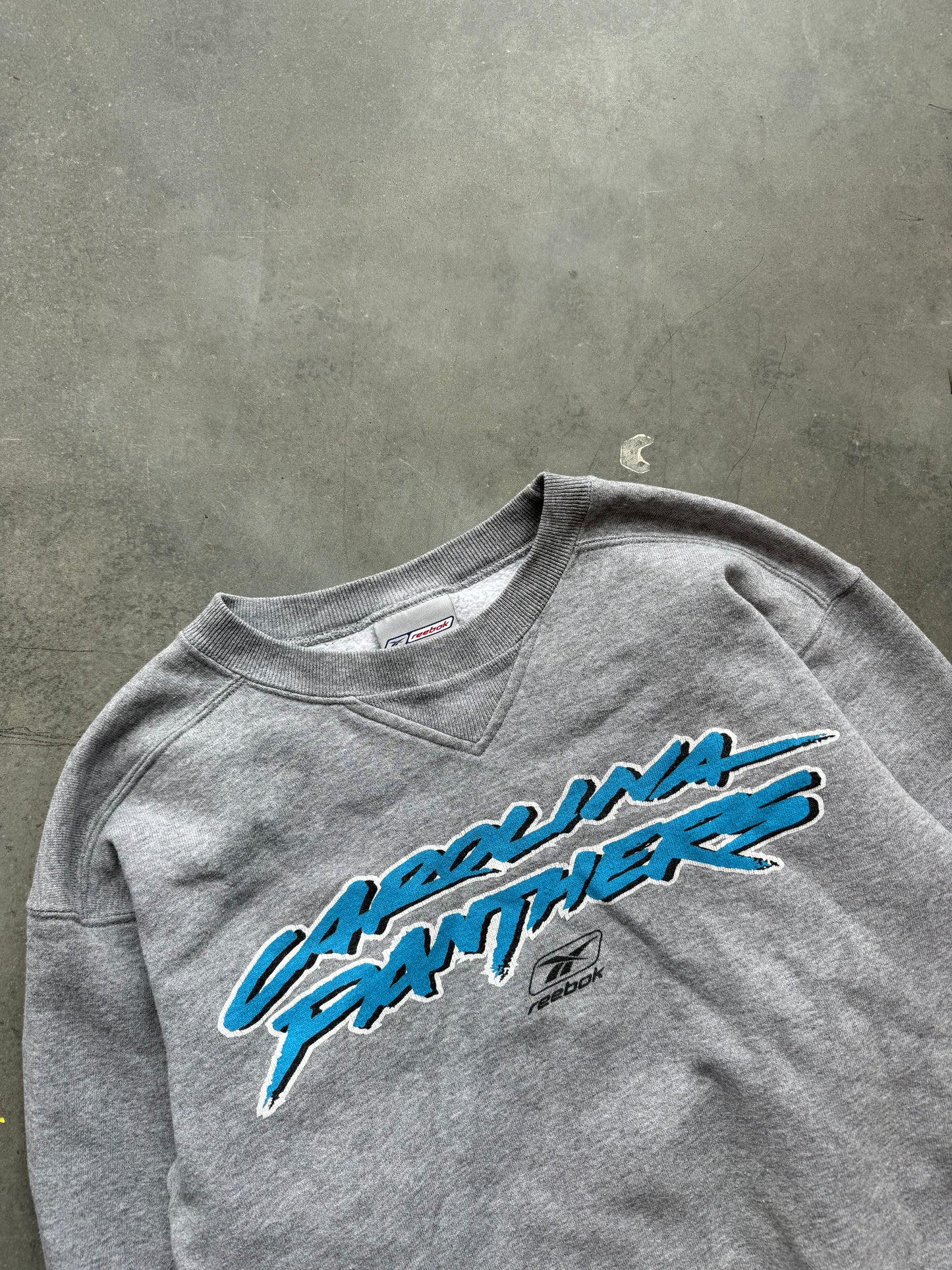 00’s Carolina Panthers Vintage Reebok Cat Scratch Font Grey NFL Crewneck (Medium)