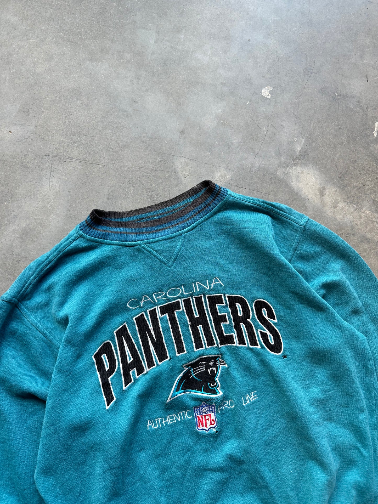 90’s Carolina Panthers Vintage Logo Athletic Electric Blue Embroidered Distressed NFL Crewneck (Large)