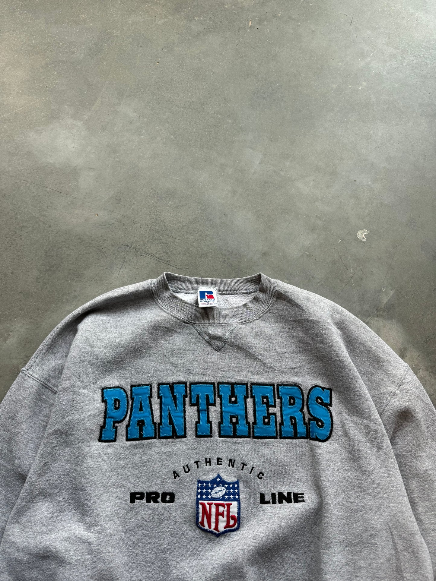 90’s Carolina Panthers Vintage Russell Athletic NFL Pro Line Embroidered Crewneck (XL)