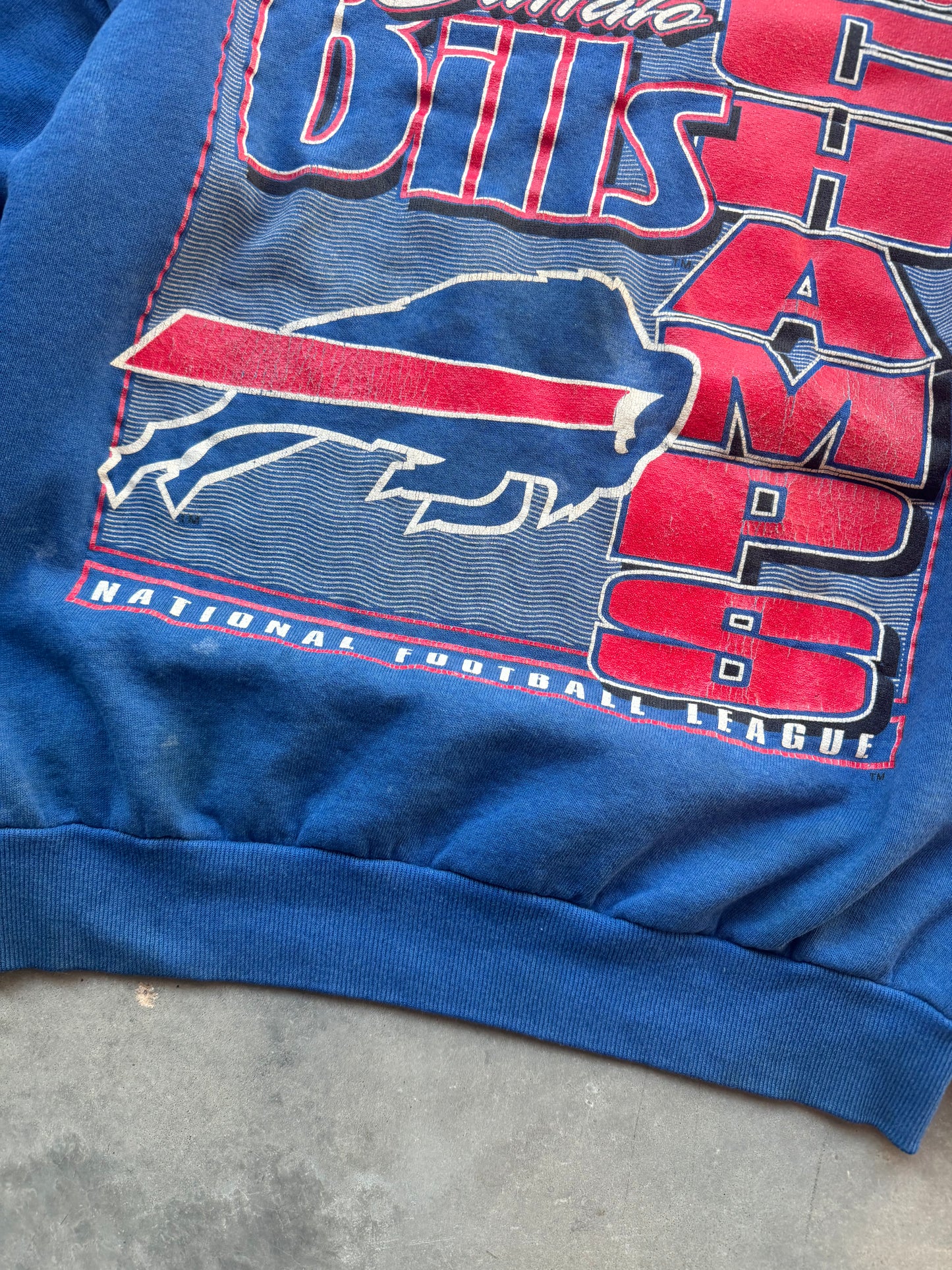 1995 Buffalo Bills AFC East Champions Vintage Distressed NFL Crewneck (Medium)