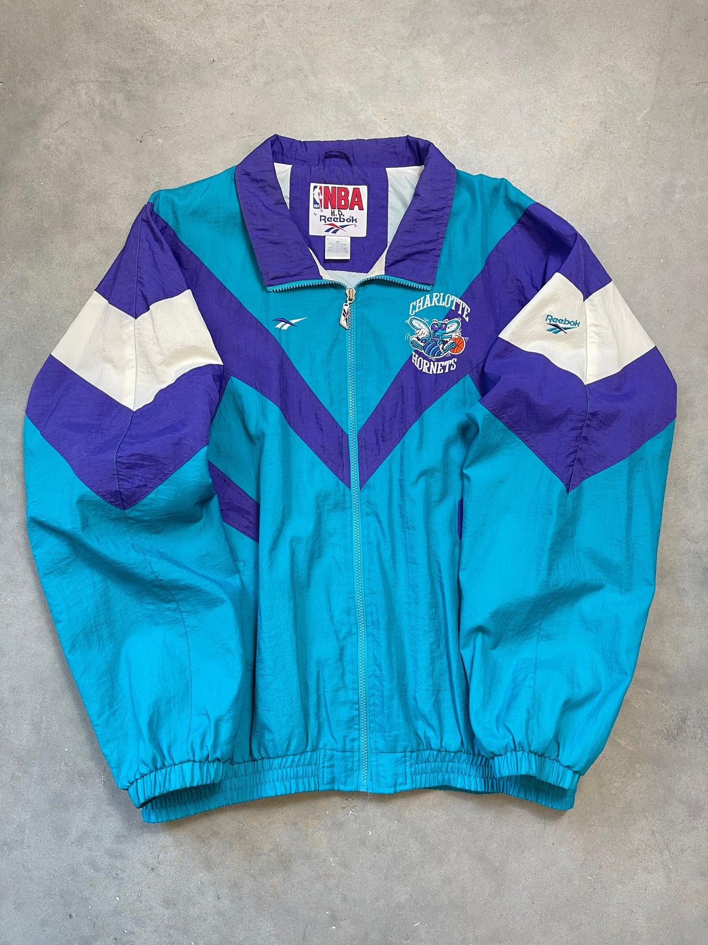 90’s Charlotte Hornets Vintage Reebok NBA Windbreaker Jacket (XXL)