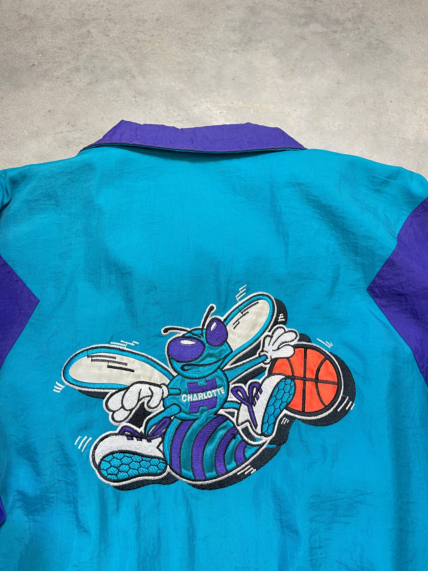 90’s Charlotte Hornets Vintage Reebok NBA Windbreaker Jacket (XXL)