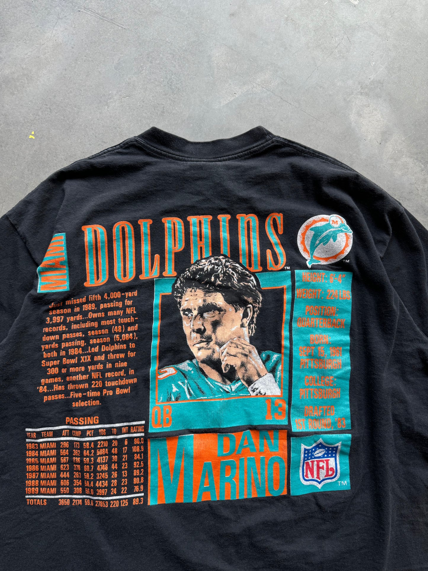 90’s Miami Dolphins Dan Marino Vintage Nutmeg Mills Player Card NFL Tee (XL)