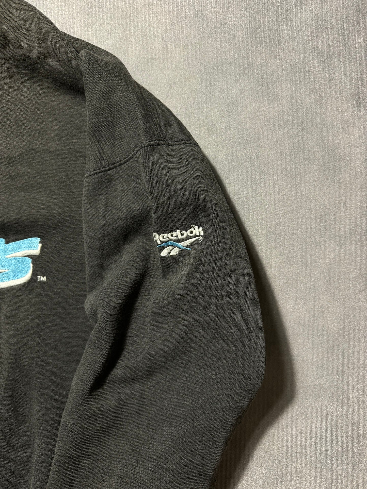 1995 Carolina Panthers Vintage Faded Black Reebok Embroidered Cat Scratch Font NFL Crewneck (XXL)