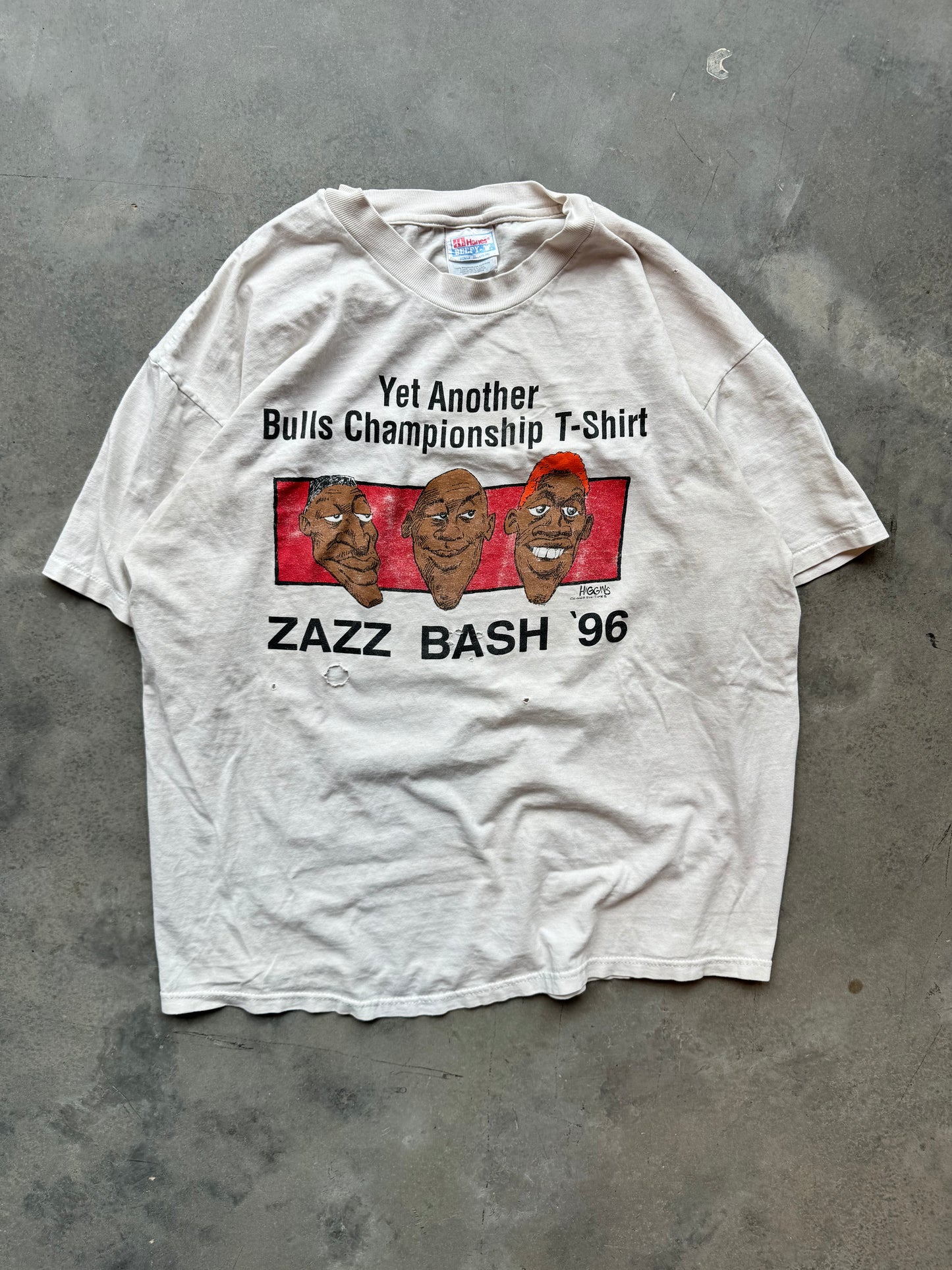 1996 Chicago Bulls “Yet Another Bulls Championship T-Shirt” Zazz Bash Pippen, Jordan & Rodman Distressed Caricature NBA Tee (XL)