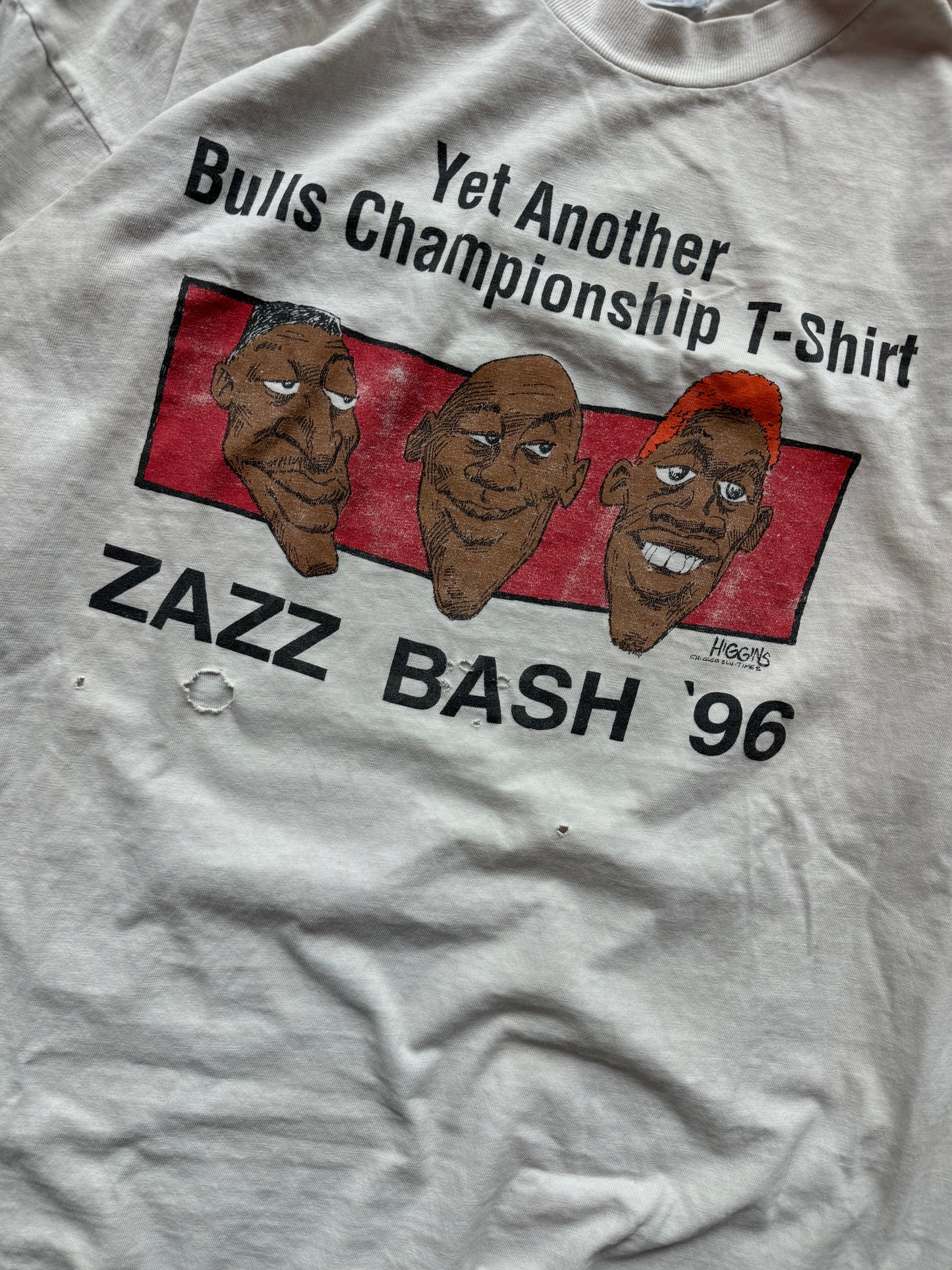 1996 Chicago Bulls “Yet Another Bulls Championship T-Shirt” Zazz Bash Pippen, Jordan & Rodman Distressed Caricature NBA Tee (XL)
