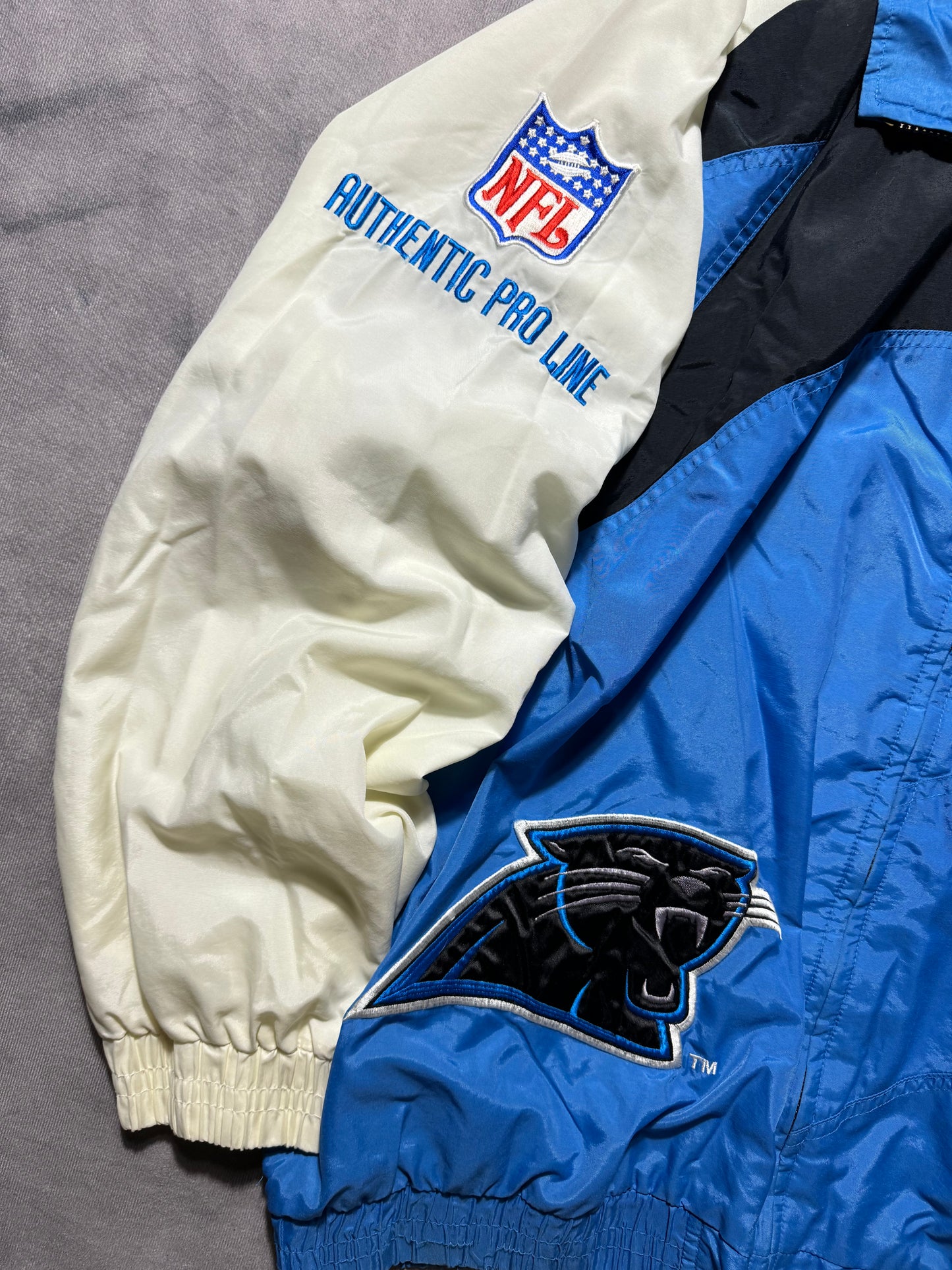 90’s Carolina Panthers Vintage Logo Athletic Shark Tooth Big Logo NFL Windbreaker Jacket (XL)