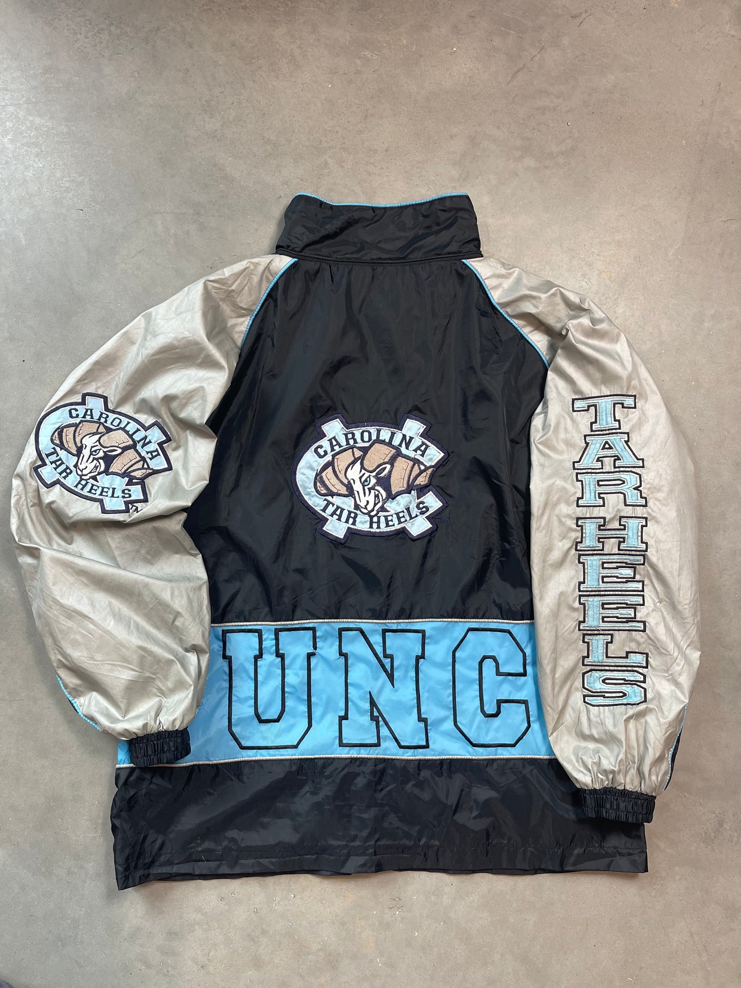 90’s UNC Tarheels Vintage Spellout Windbreaker Jacket (XL)