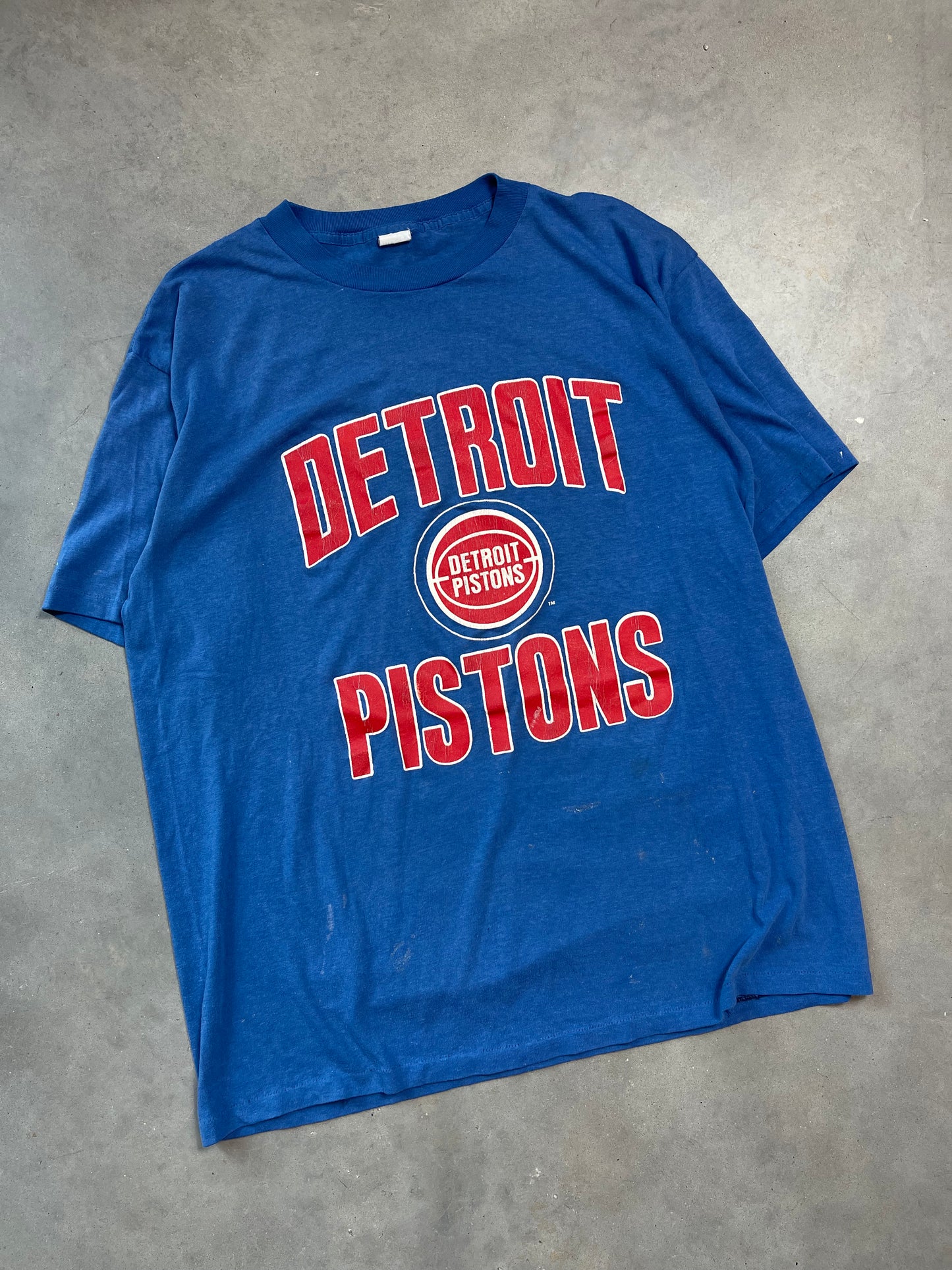 90’s Detroit Pistons Vintage NBA Logo Tee (Large)